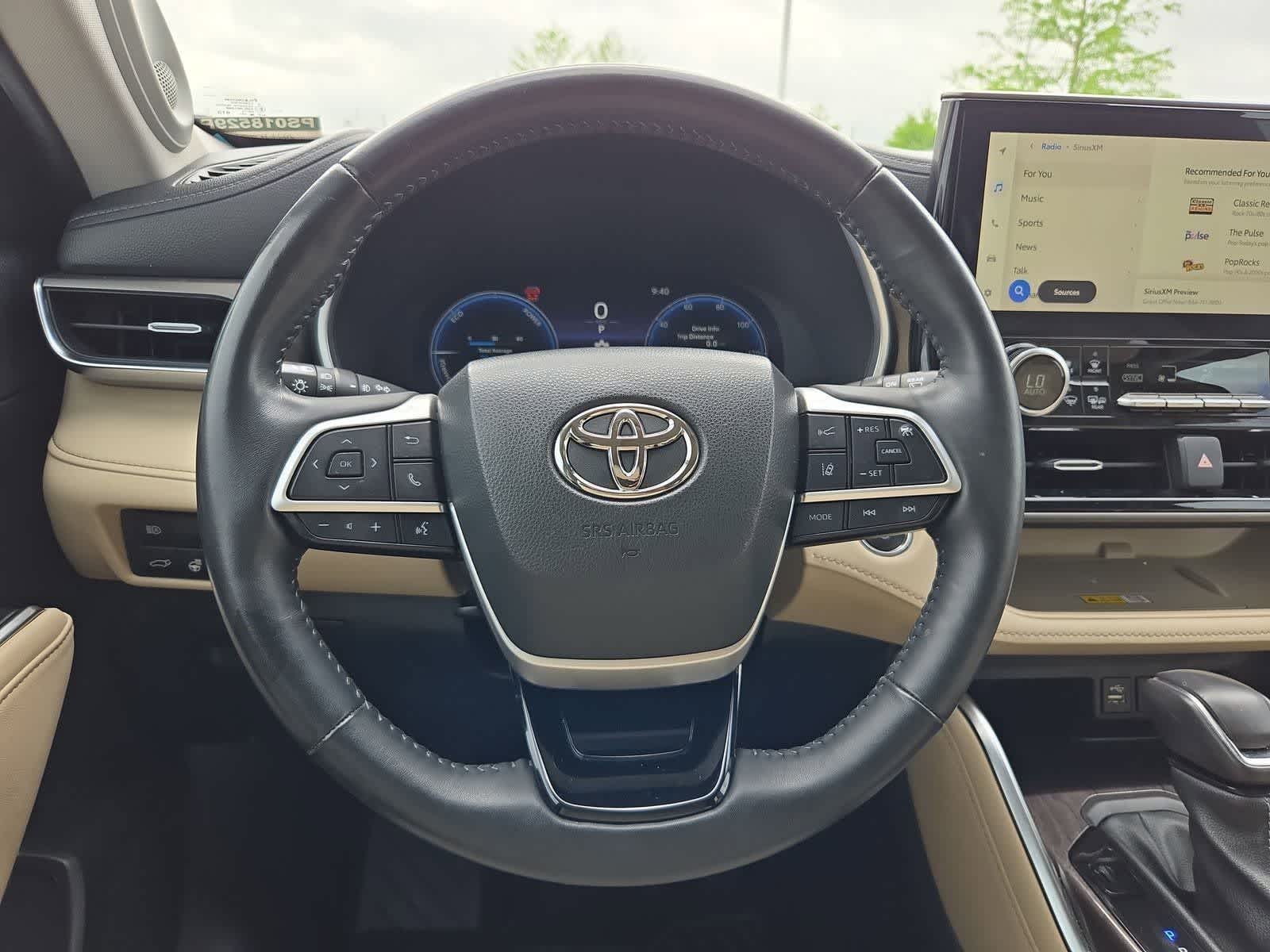 Thumbnail: 2023 Toyota Highlander - 23