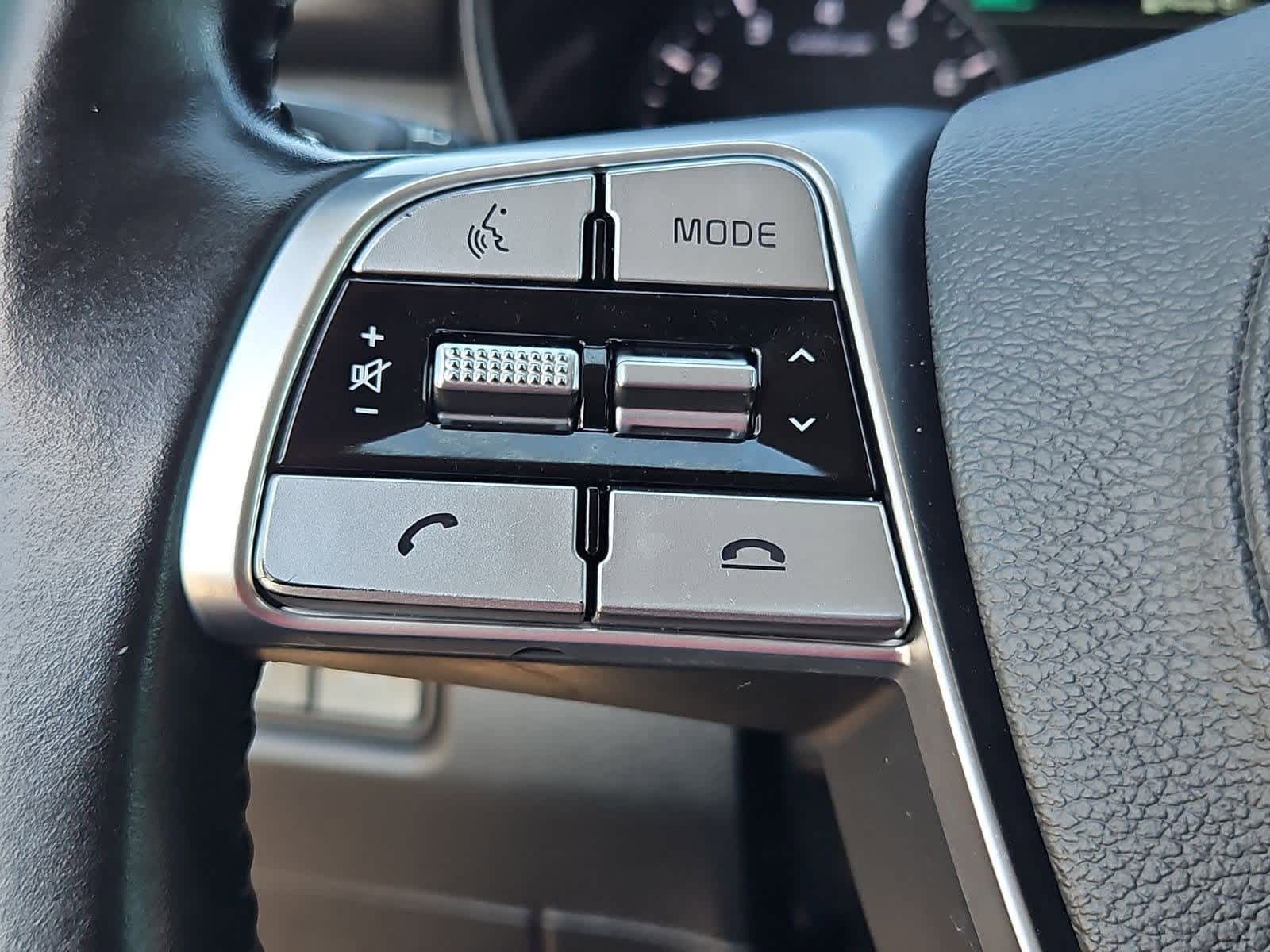 Thumbnail: 2020 Kia Telluride - 25