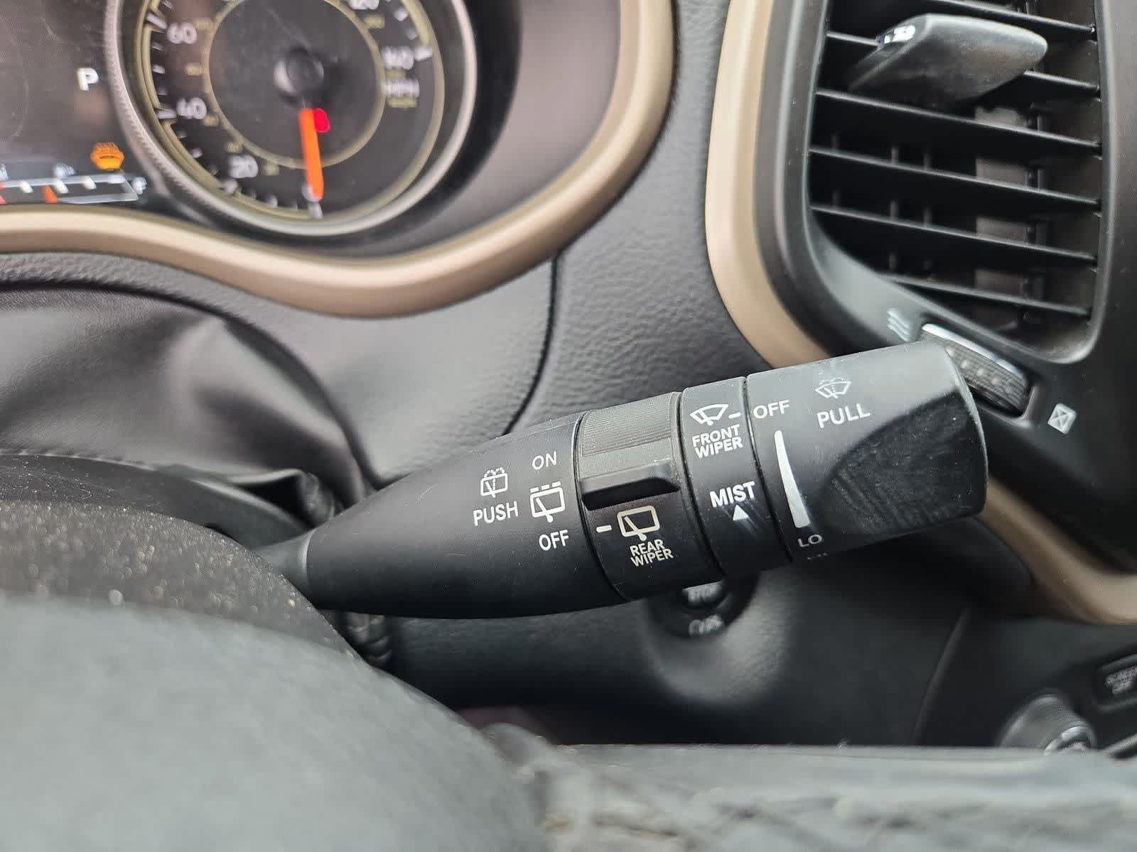 Thumbnail: 2017 Jeep Cherokee - 24