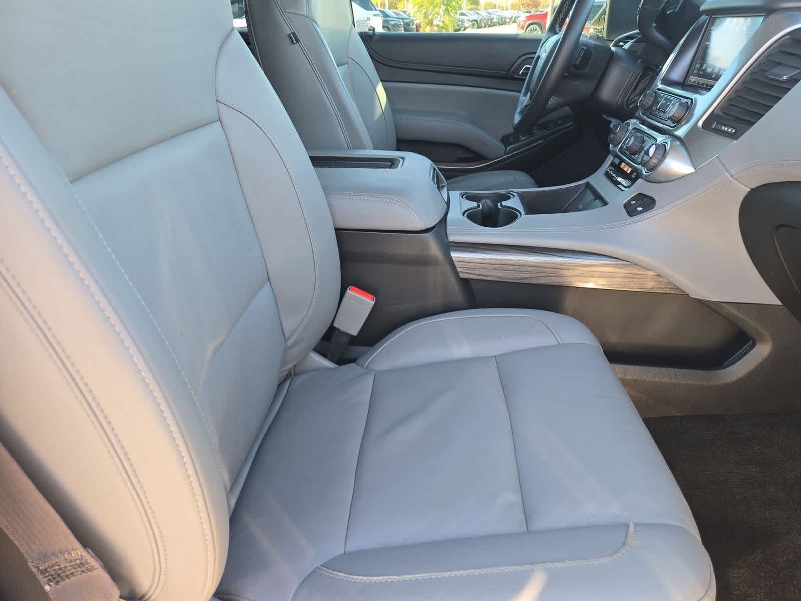 Thumbnail: 2017 Chevrolet Suburban - 21