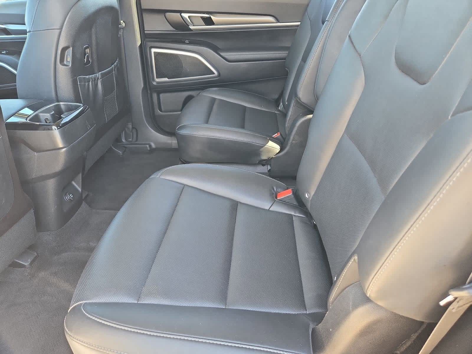 Thumbnail: 2022 Kia Telluride - 19