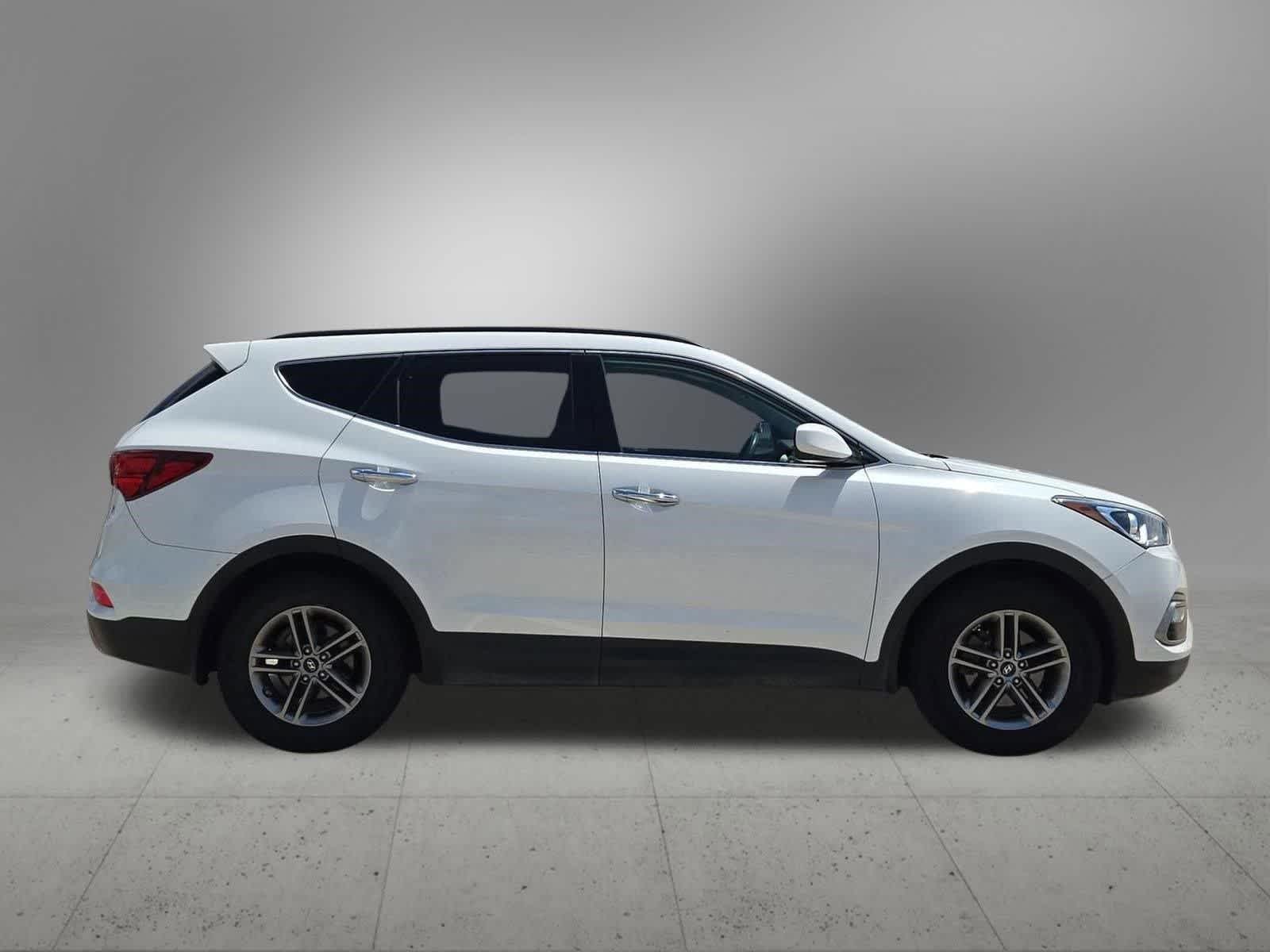 Thumbnail: 2017 Hyundai Santa Fe - 6