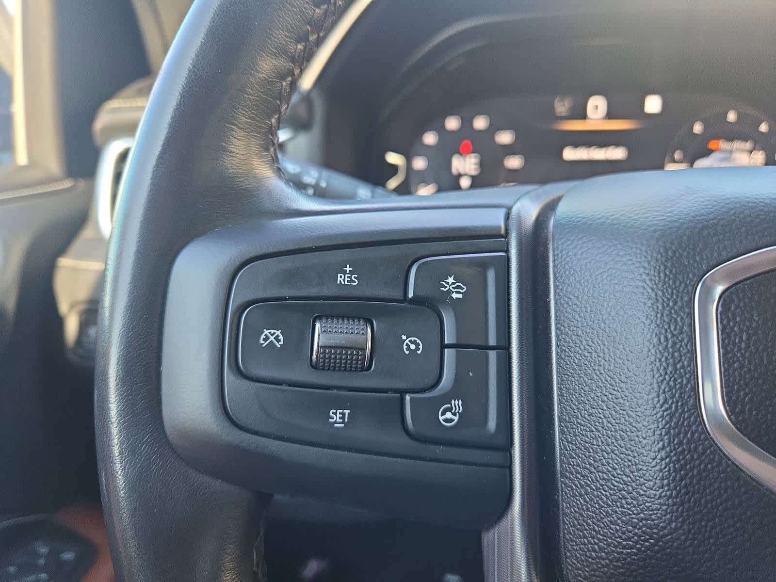 Thumbnail: 2023 GMC Yukon XL - 25