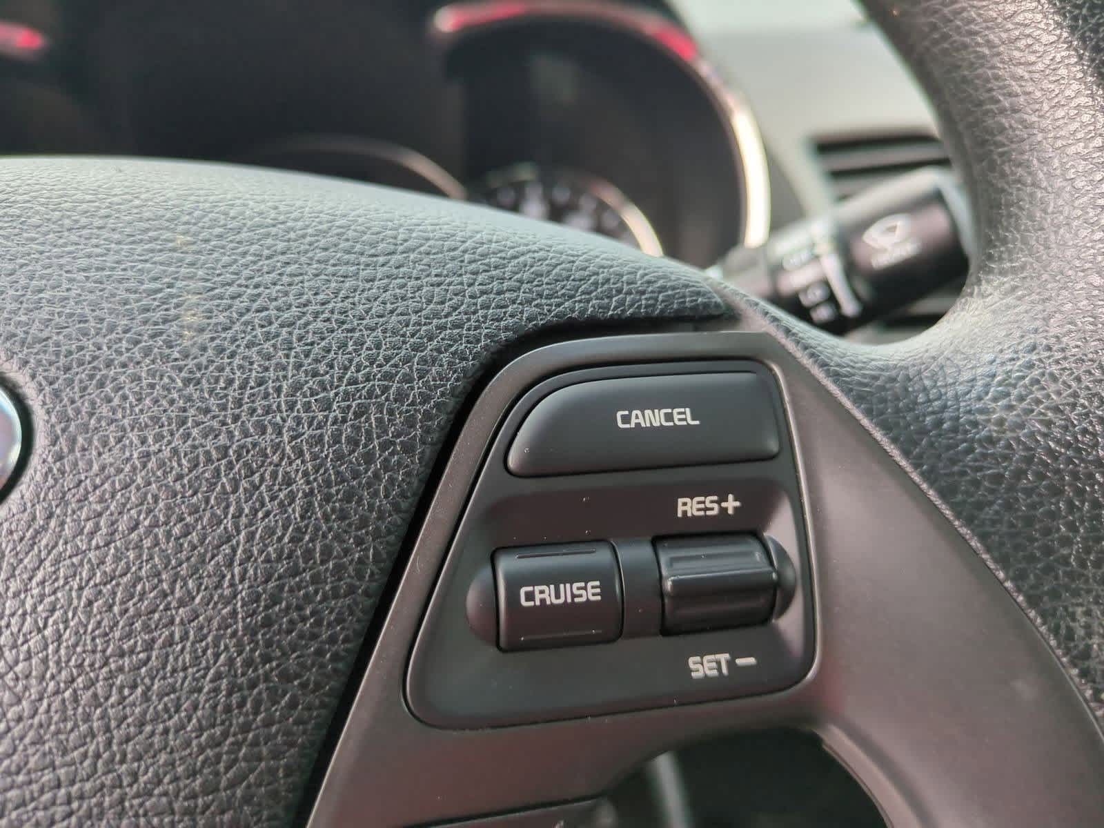 Thumbnail: 2017 Kia Forte - 23