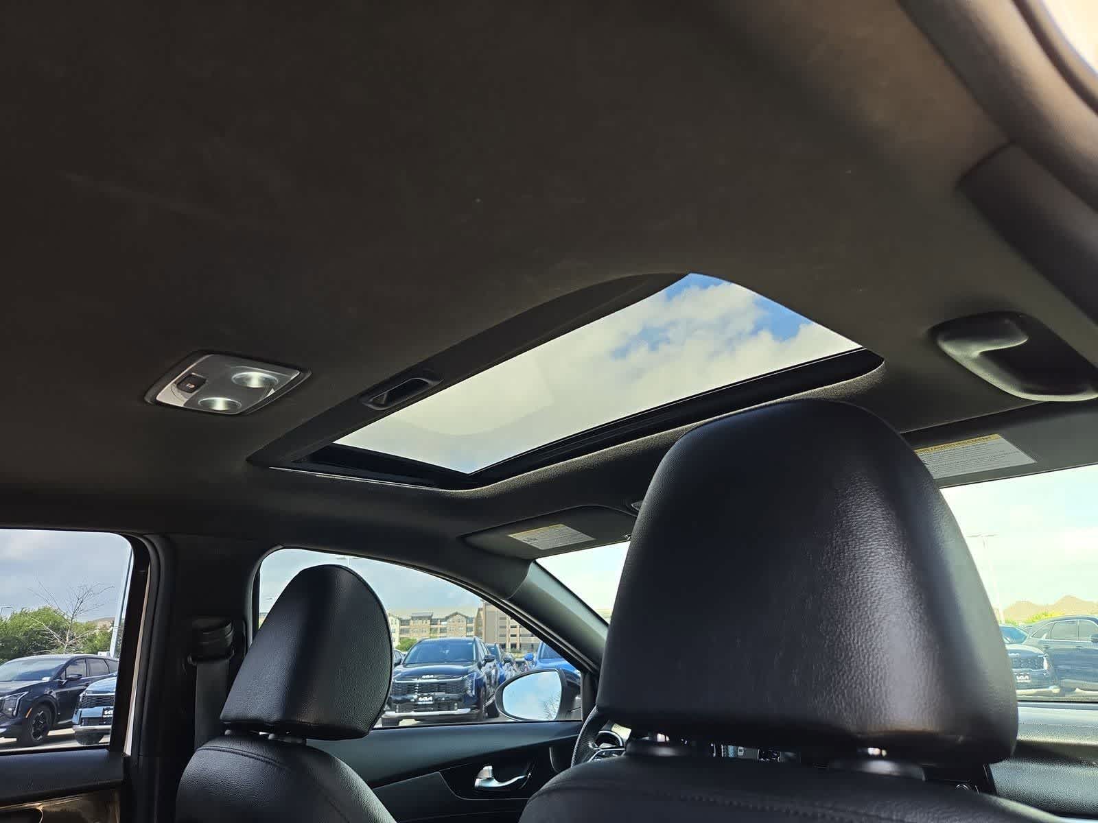 Thumbnail: 2022 Kia Forte - 21