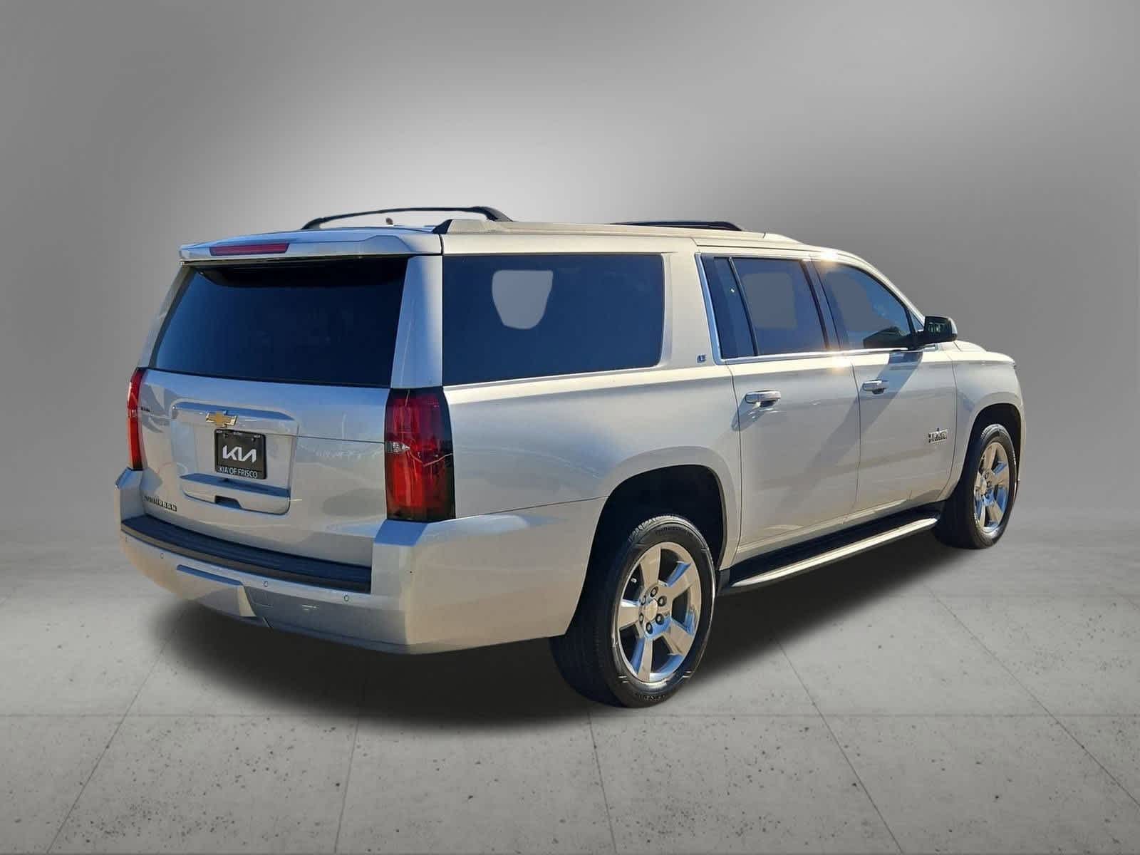 Thumbnail: 2017 Chevrolet Suburban - 6