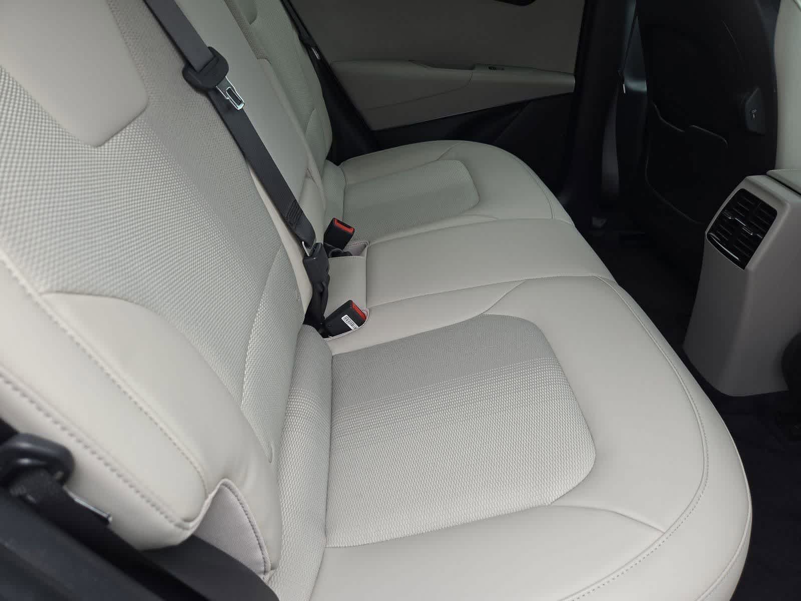 Thumbnail: 2023 Kia Niro - 18