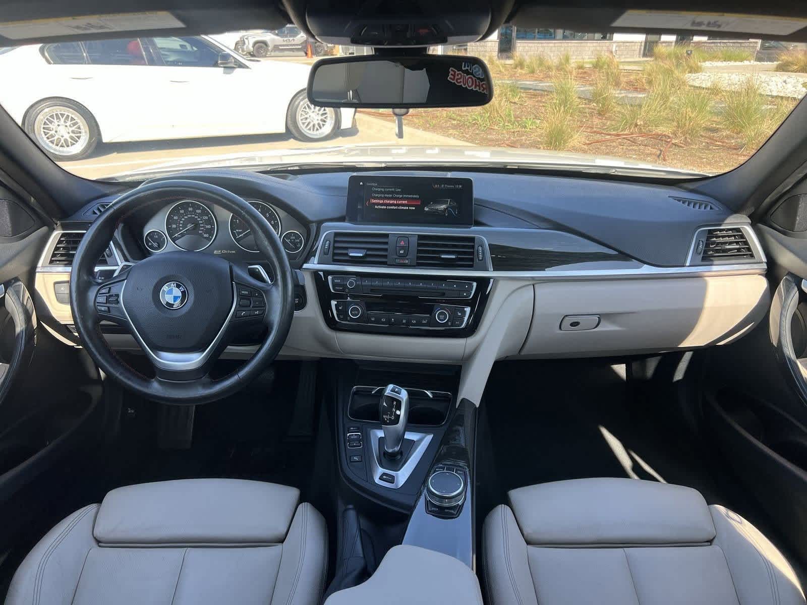 Thumbnail: 2018 BMW 3 Series - 21