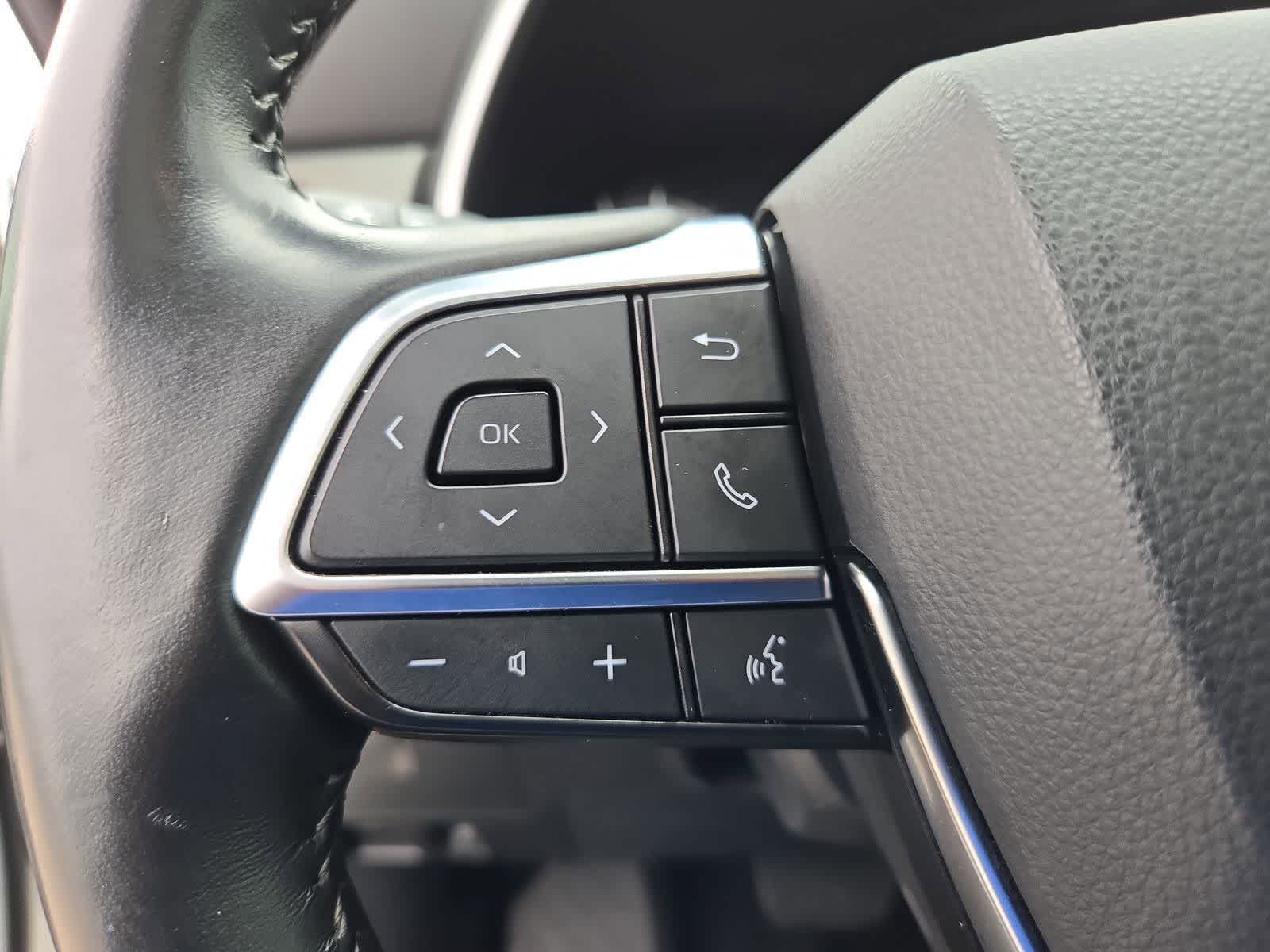 Thumbnail: 2021 Toyota Highlander - 24