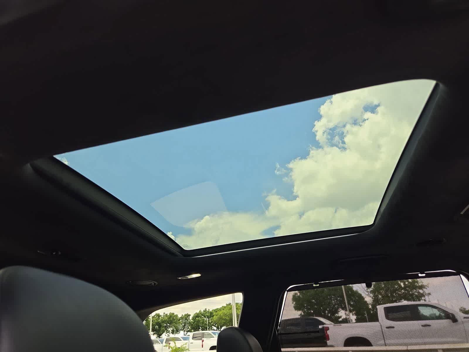 Thumbnail: 2023 Kia Telluride - 19