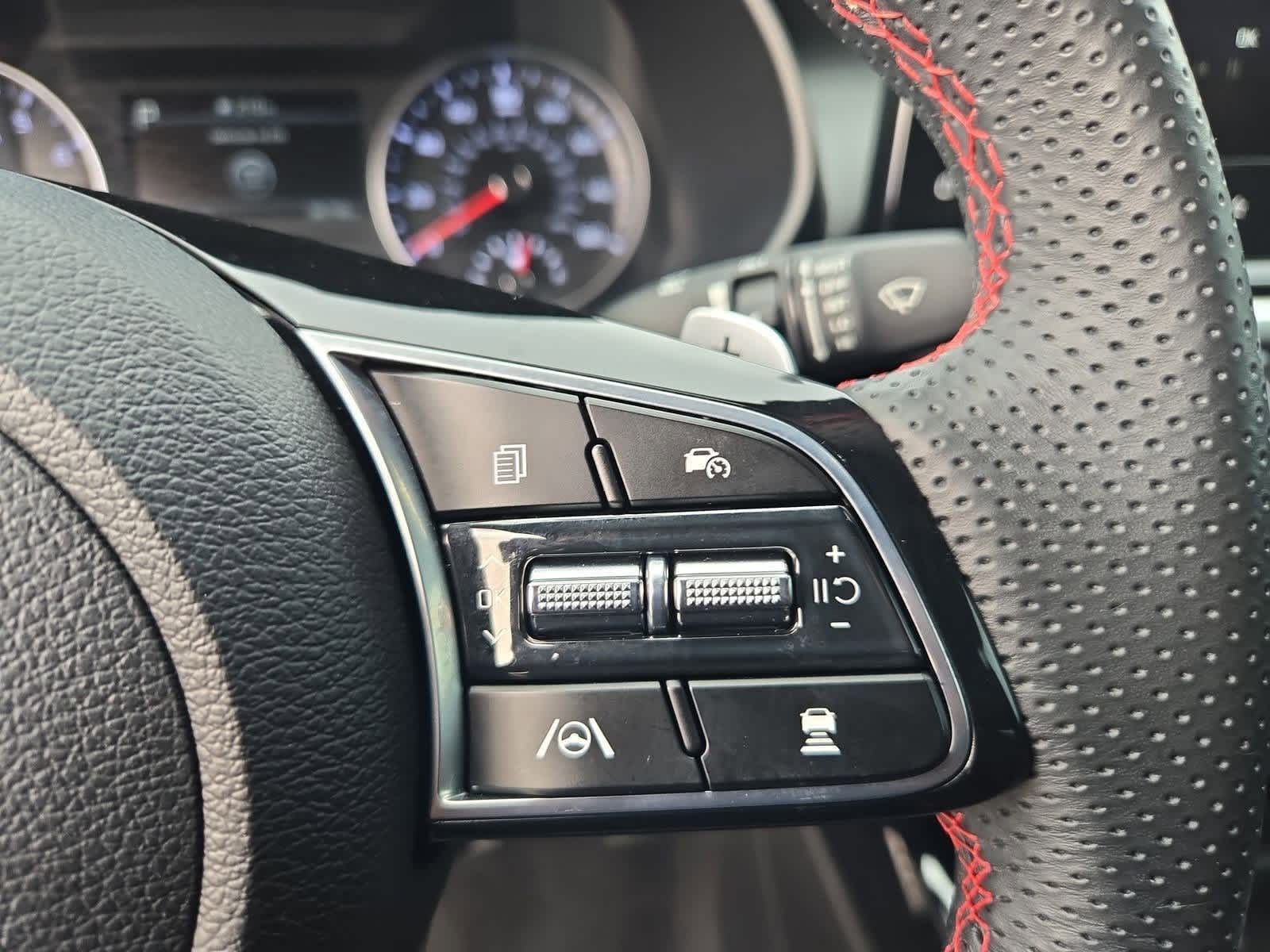 Thumbnail: 2023 Kia Forte - 25