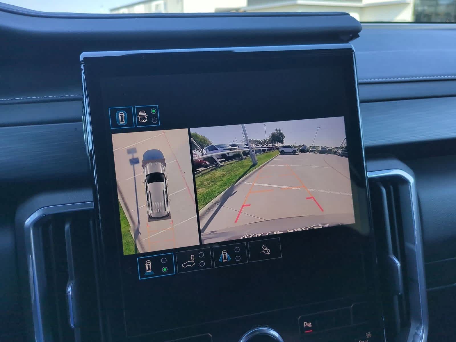 Thumbnail: 2025 GMC Acadia - 28