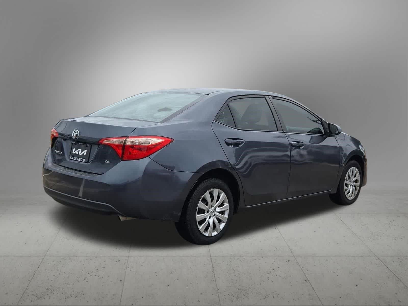 2017 Toyota Corolla LE - Photo 6