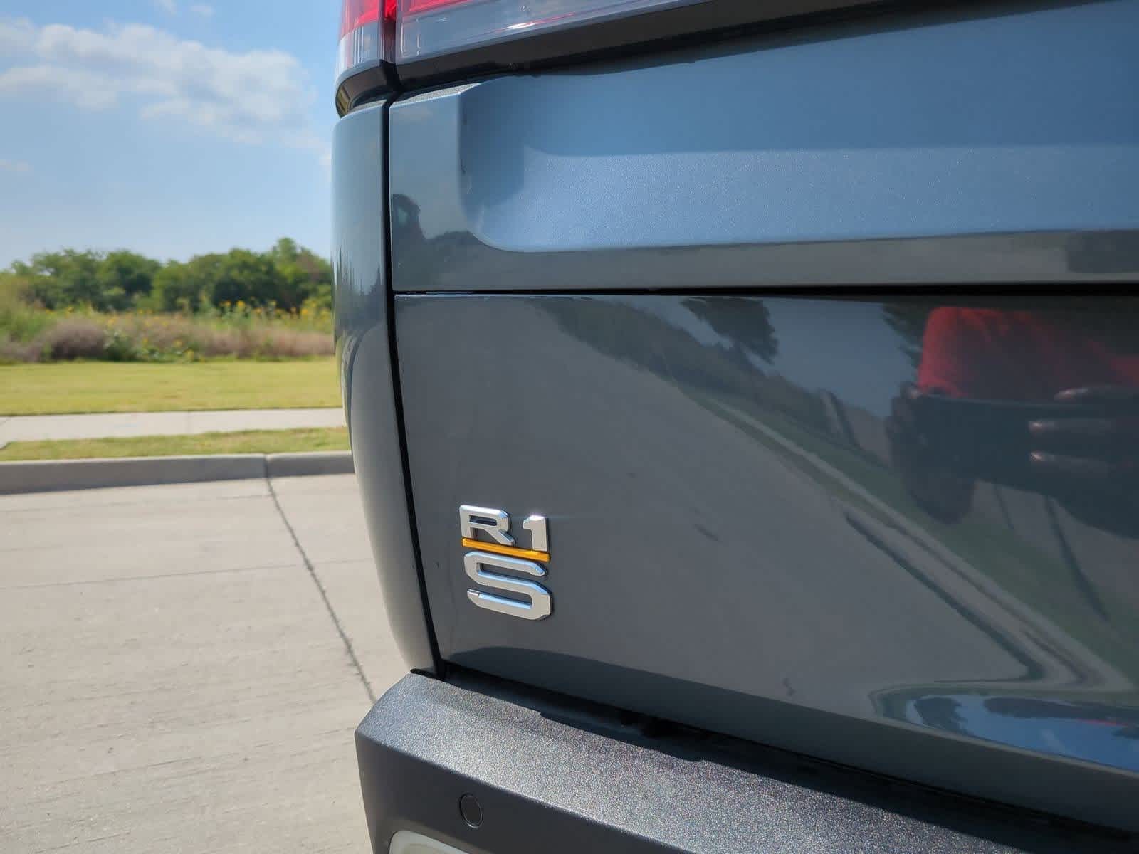 Thumbnail: 2023 Rivian R1S - 11