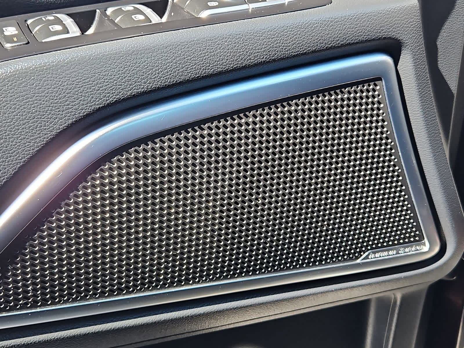 Thumbnail: 2020 Kia Telluride - 32