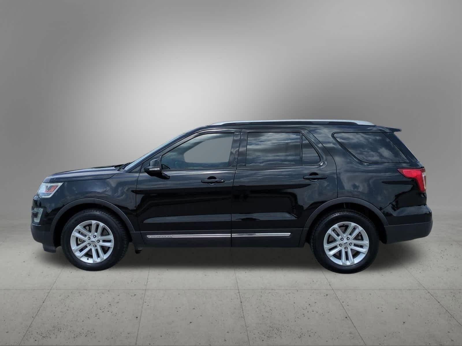 Thumbnail: 2017 Ford Explorer - 3