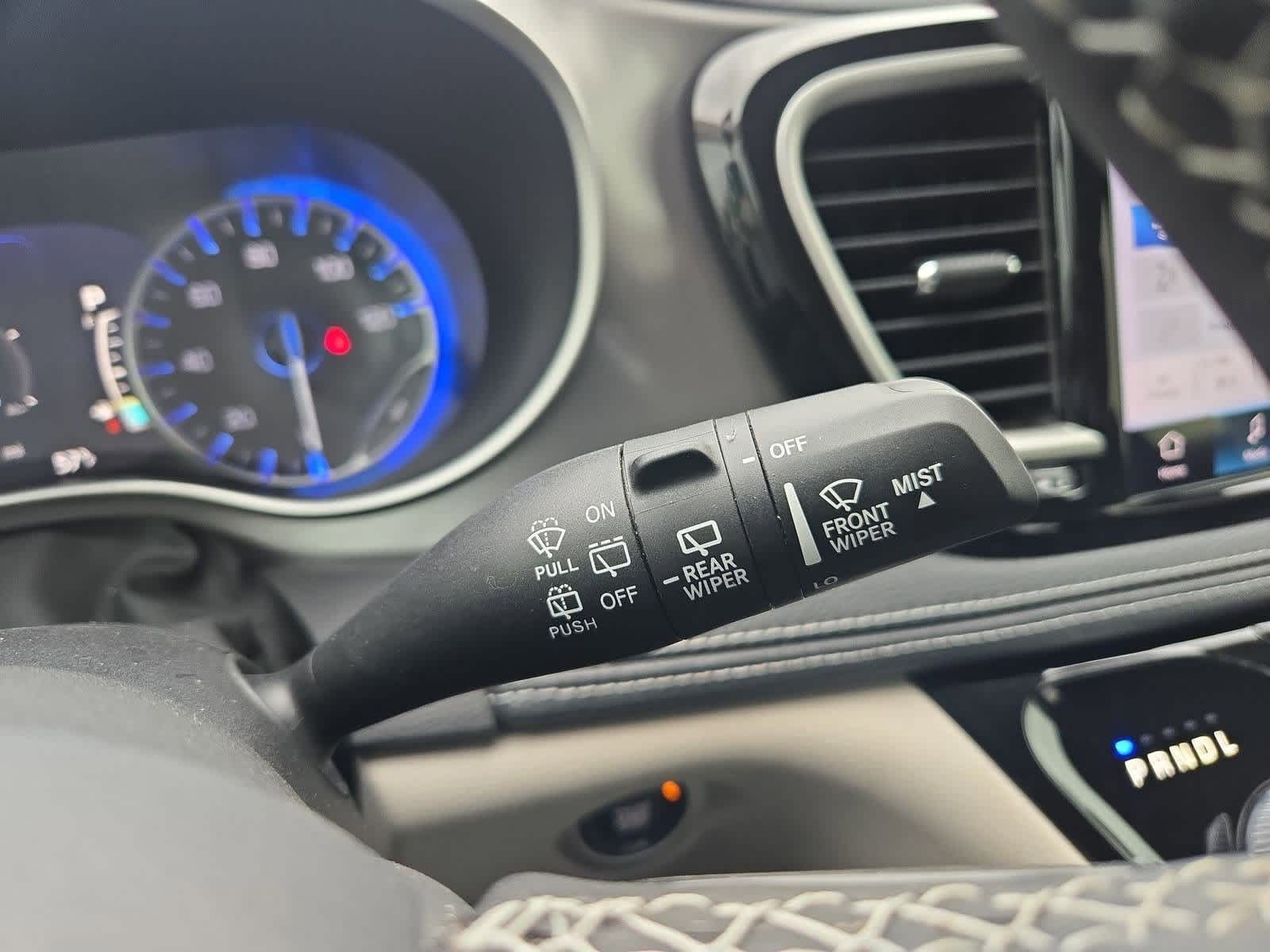 Thumbnail: 2023 Chrysler Pacifica - 25