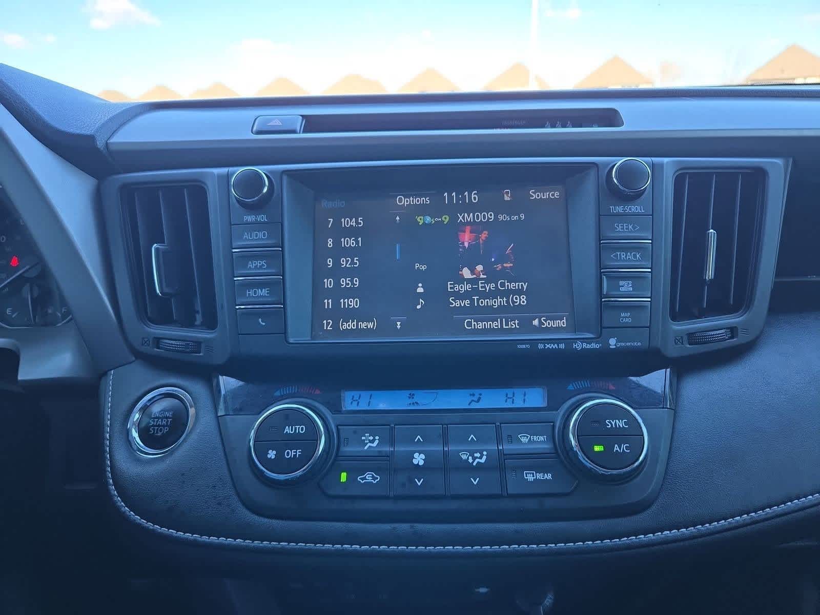 Thumbnail: 2018 Toyota RAV4 - 29