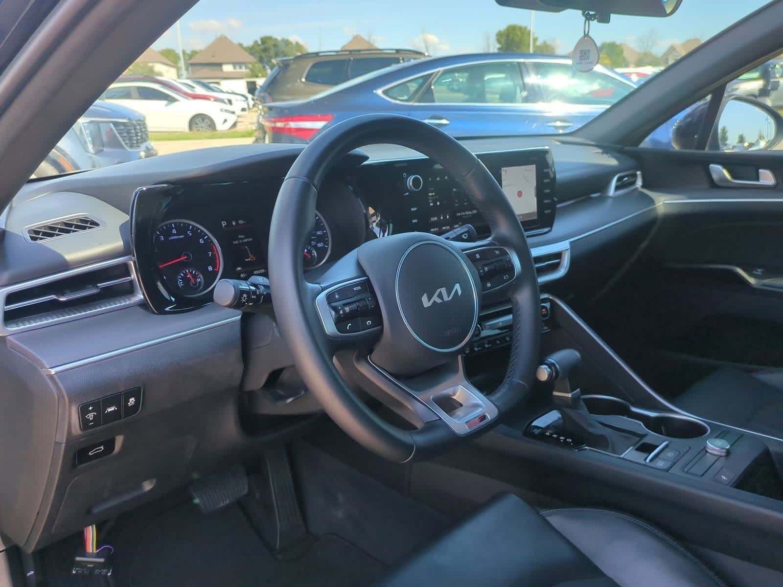 2022 Kia K5 GT-Line photo 2