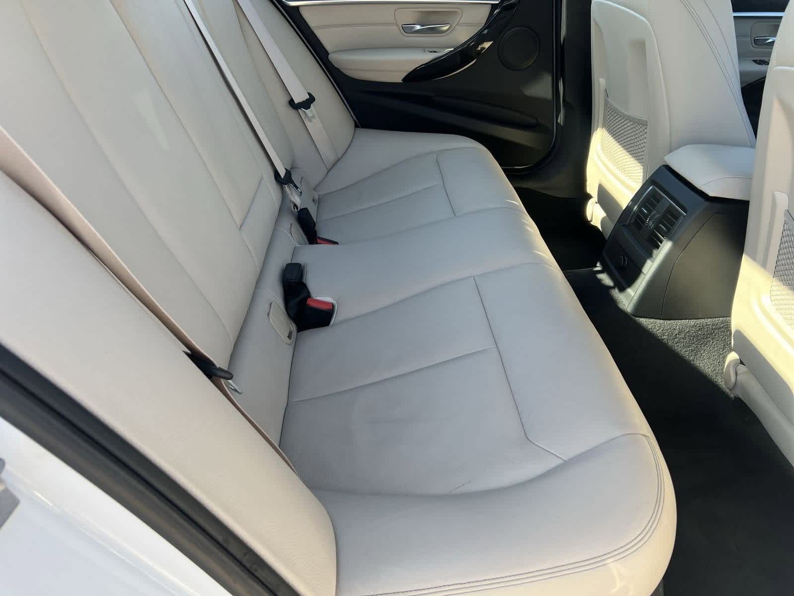 Thumbnail: 2018 BMW 3 Series - 27