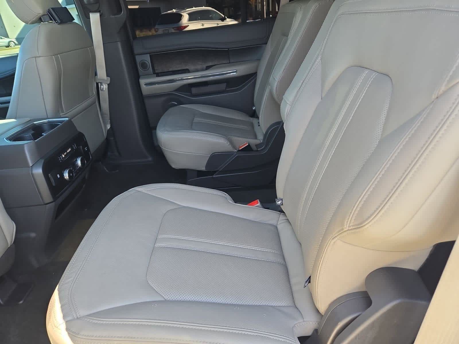 Thumbnail: 2019 Ford Expedition - 20