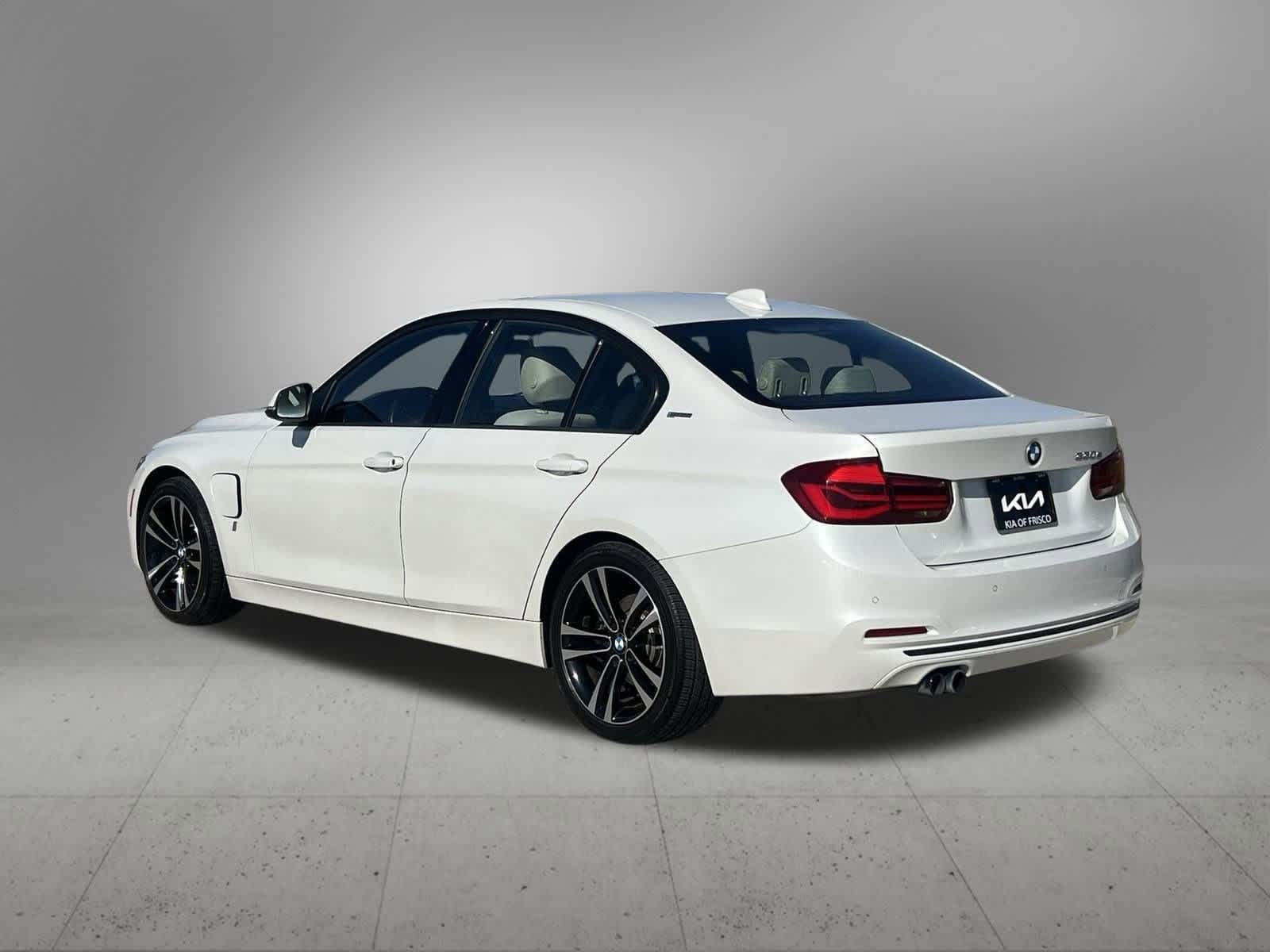 Thumbnail: 2018 BMW 3 Series - 10