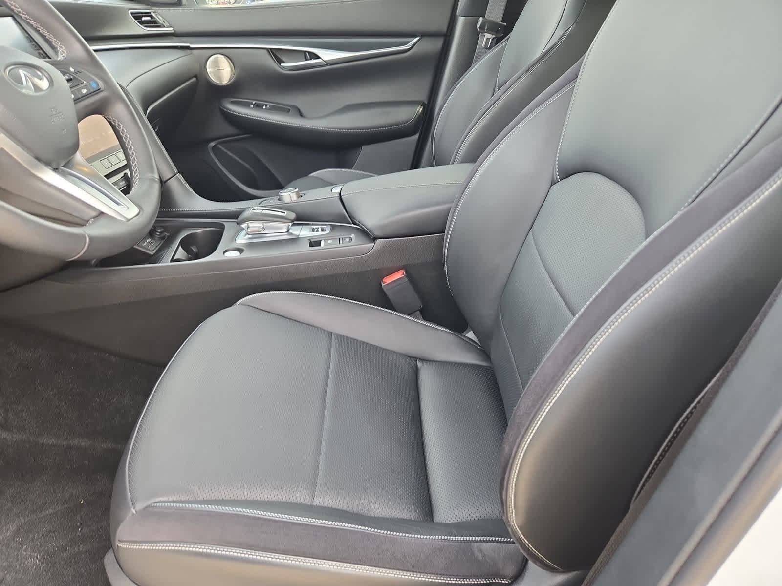 Thumbnail: 2025 INFINITI QX50 - 15