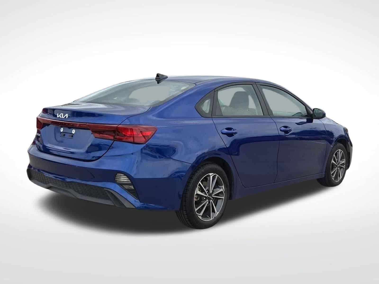 Thumbnail: 2024 Kia Forte - 7