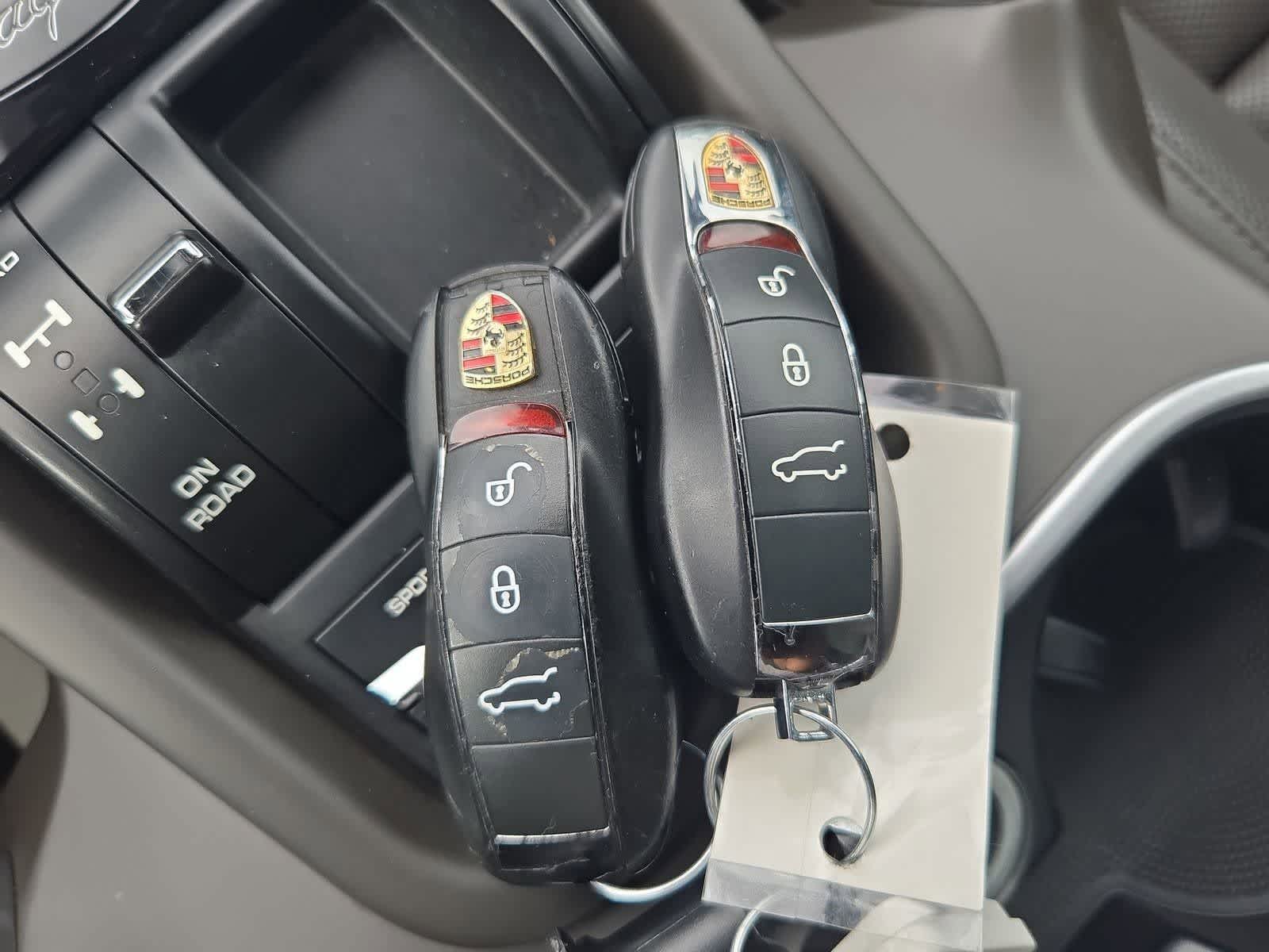 Thumbnail: 2017 Porsche Cayenne - 36