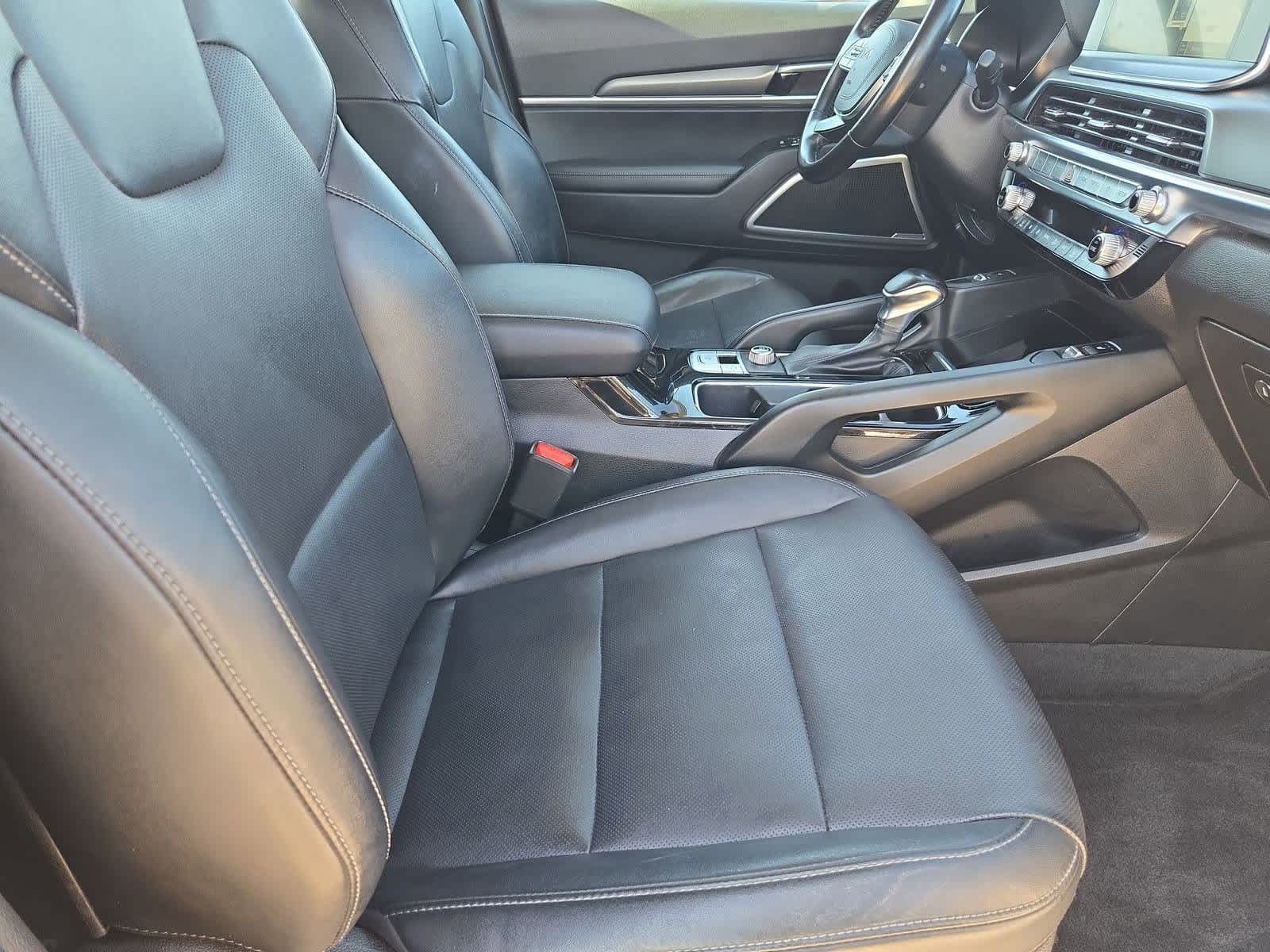 Thumbnail: 2022 Kia Telluride - 22