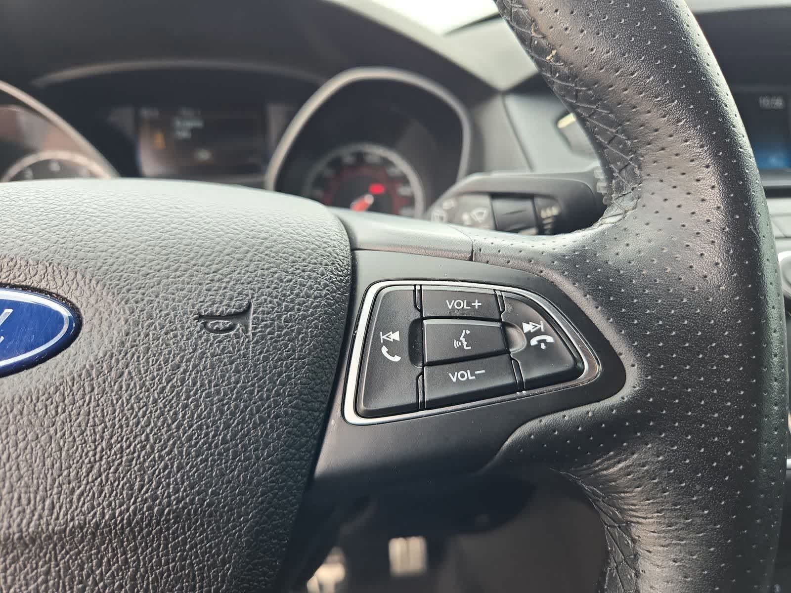 Thumbnail: 2015 Ford Focus - 22
