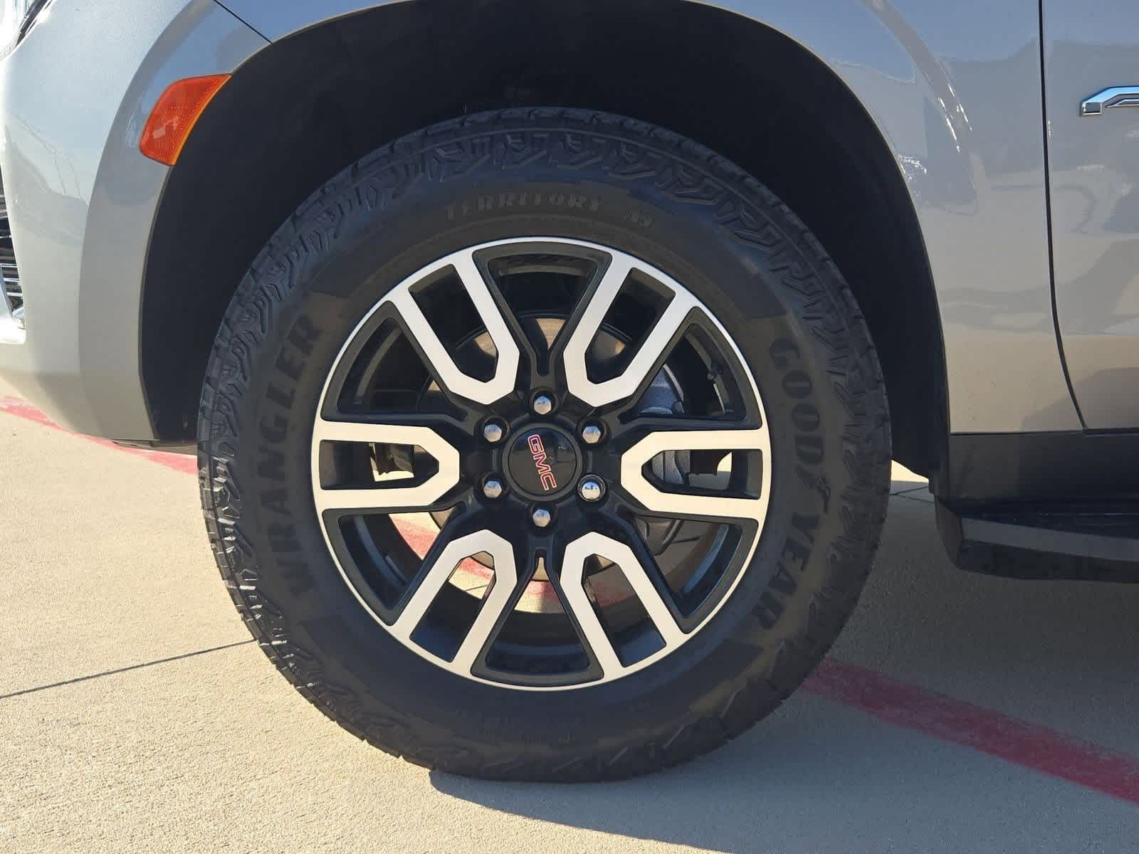 Thumbnail: 2024 GMC Yukon - 13