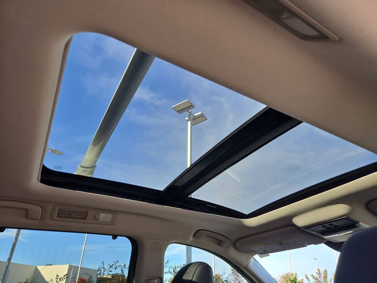 Thumbnail: 2022 Nissan Pathfinder - 21