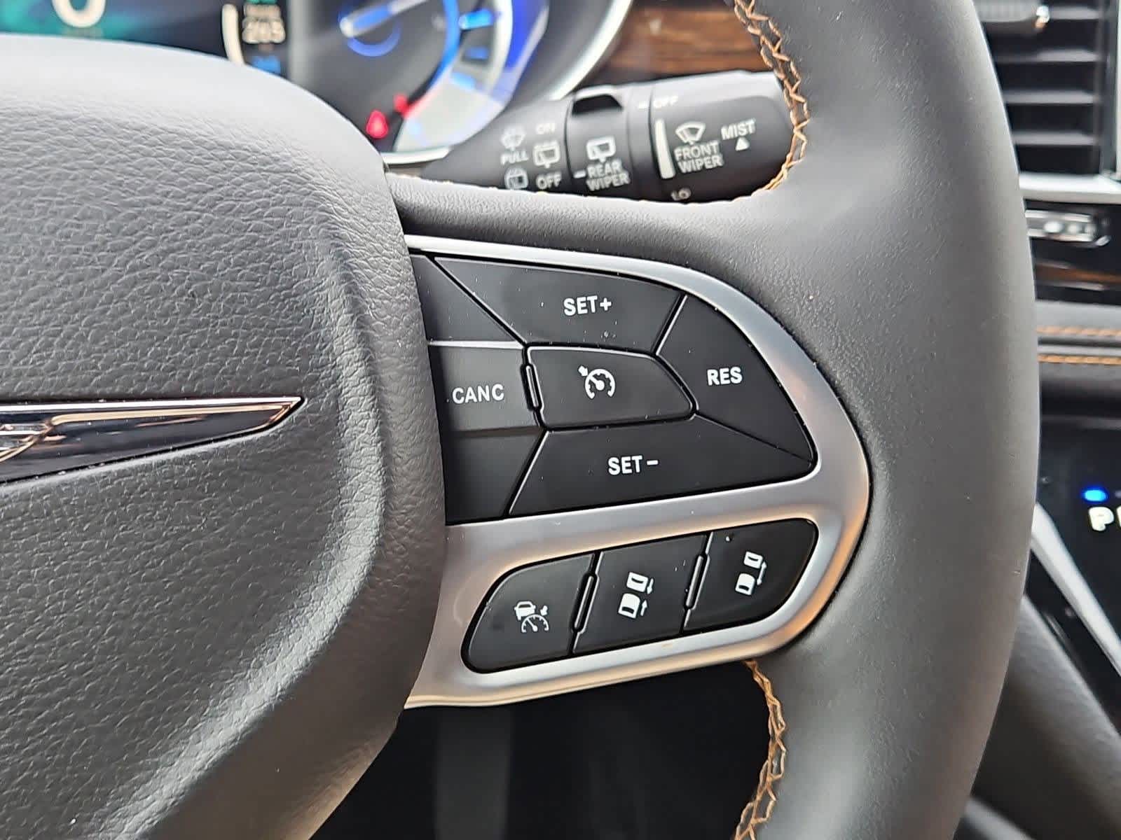 Thumbnail: 2022 Chrysler Pacifica - 25