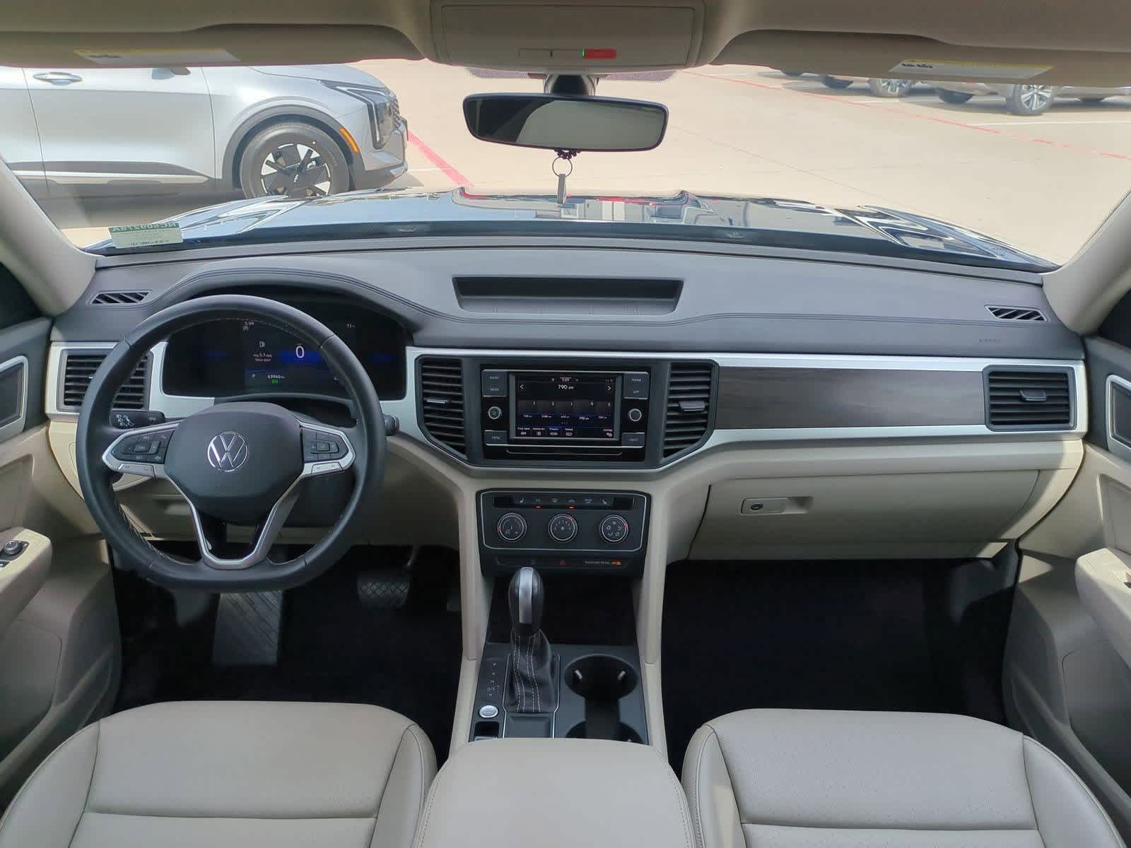 Thumbnail: 2022 Volkswagen Atlas - 14