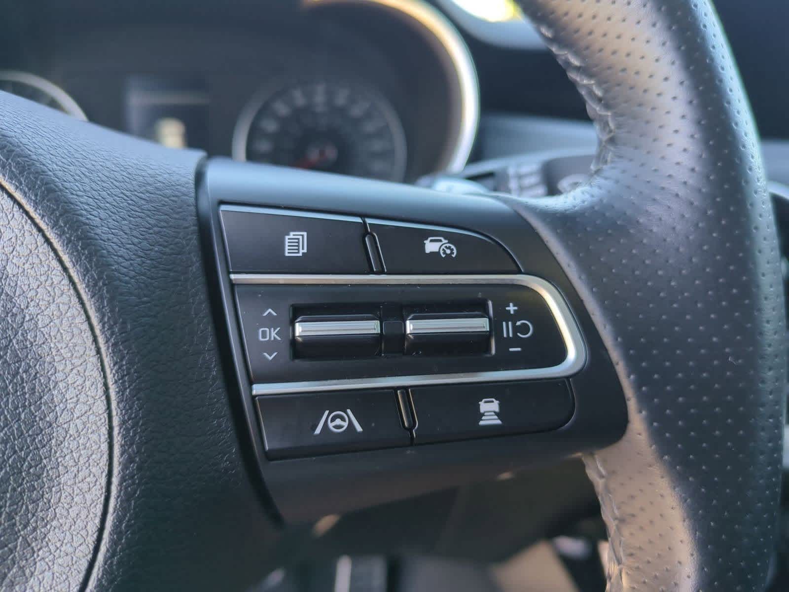 Thumbnail: 2023 Kia Stinger - 25