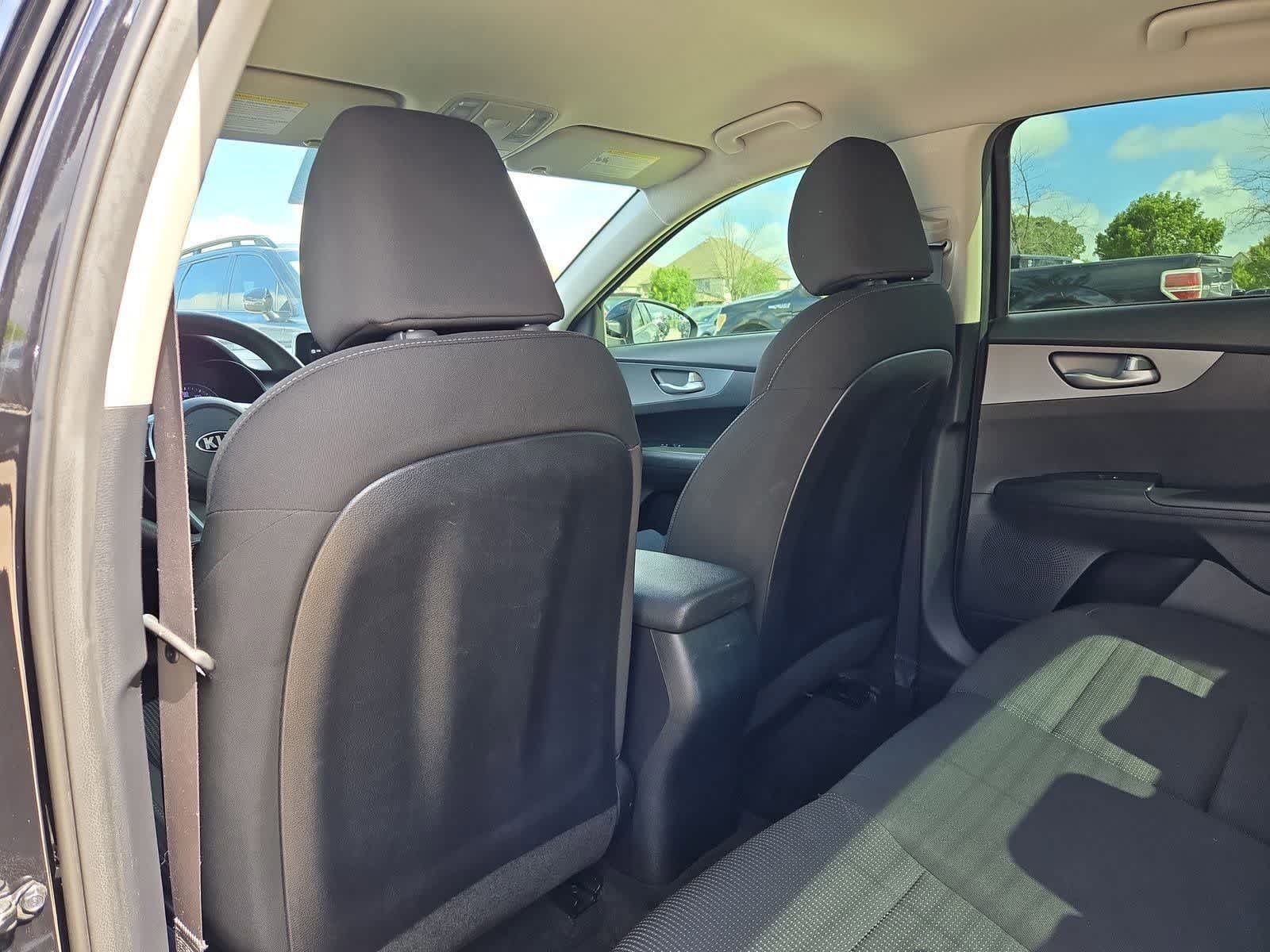 Thumbnail: 2019 Kia Forte - 17