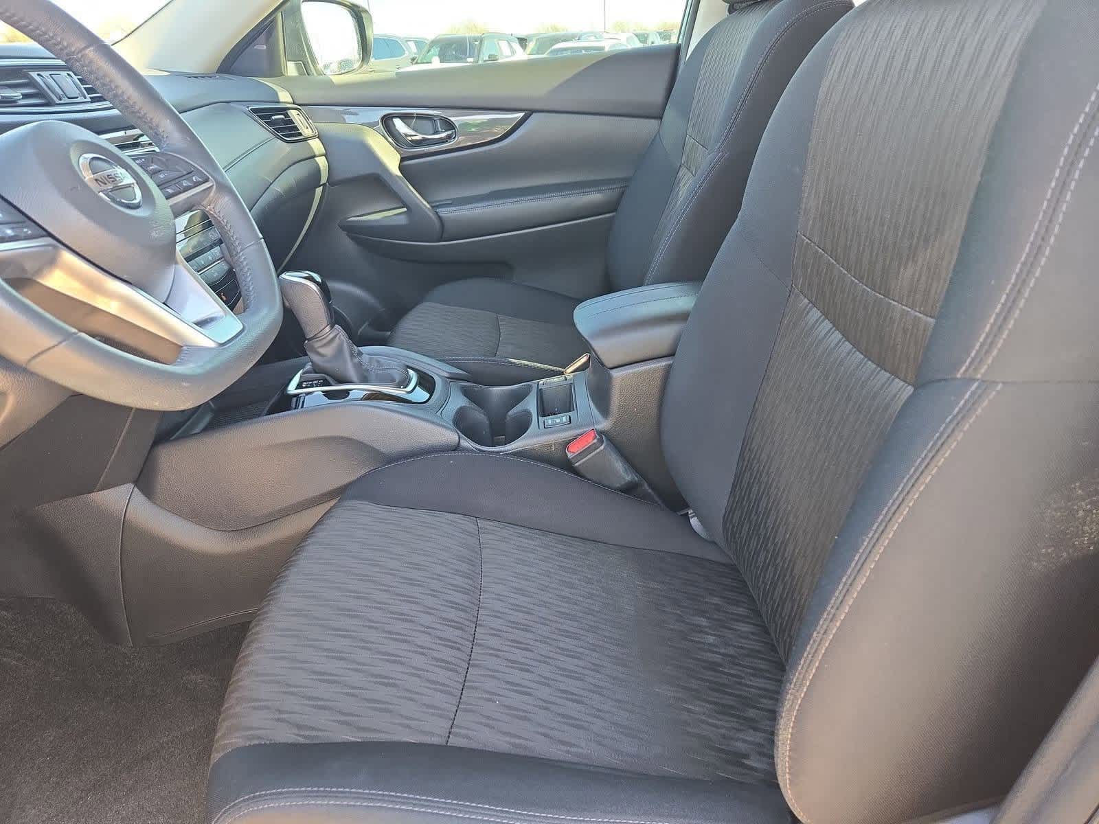 Thumbnail: 2018 Nissan Rogue - 14