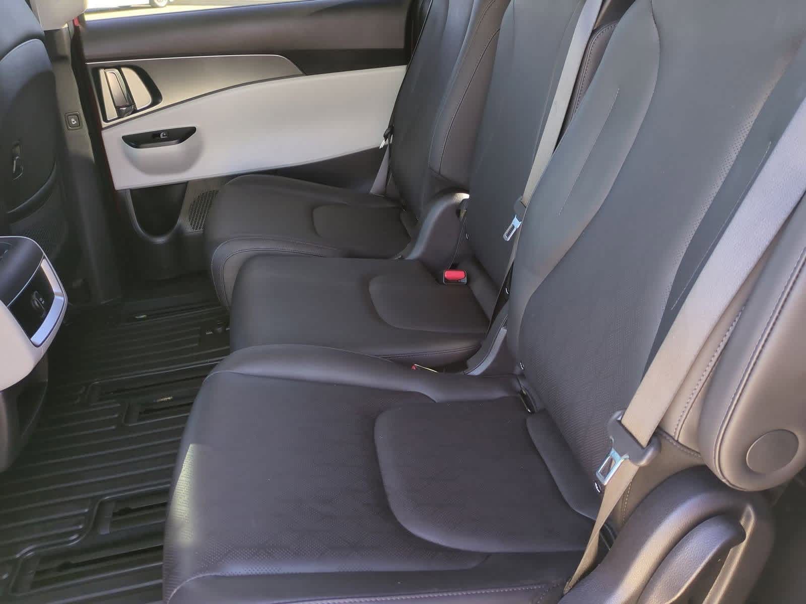 Thumbnail: 2024 Kia Carnival - 18