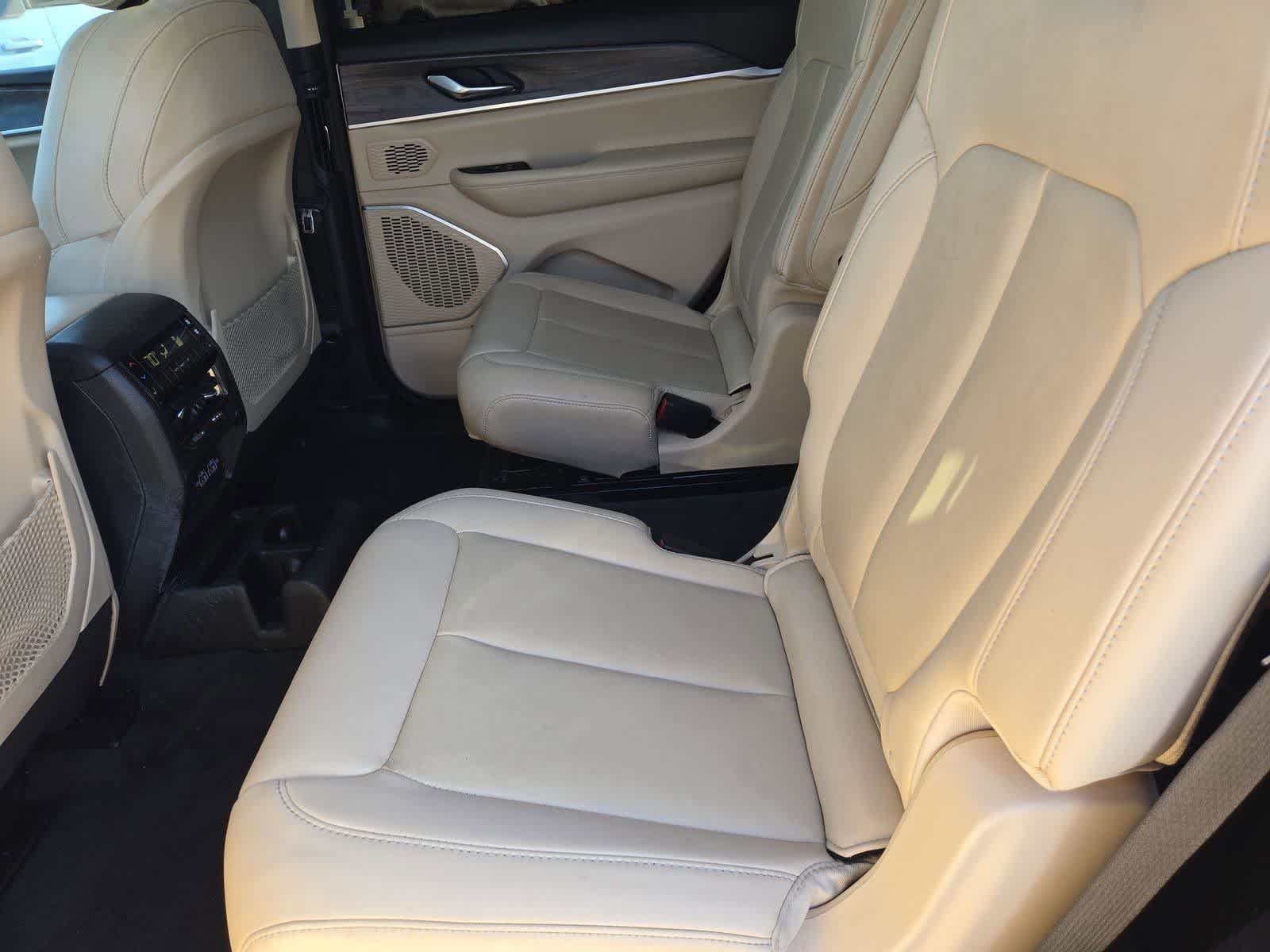 Thumbnail: 2022 Jeep Grand Cherokee - 18