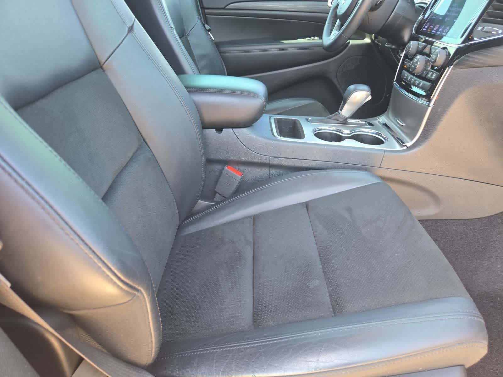 Thumbnail: 2019 Jeep Grand Cherokee - 19