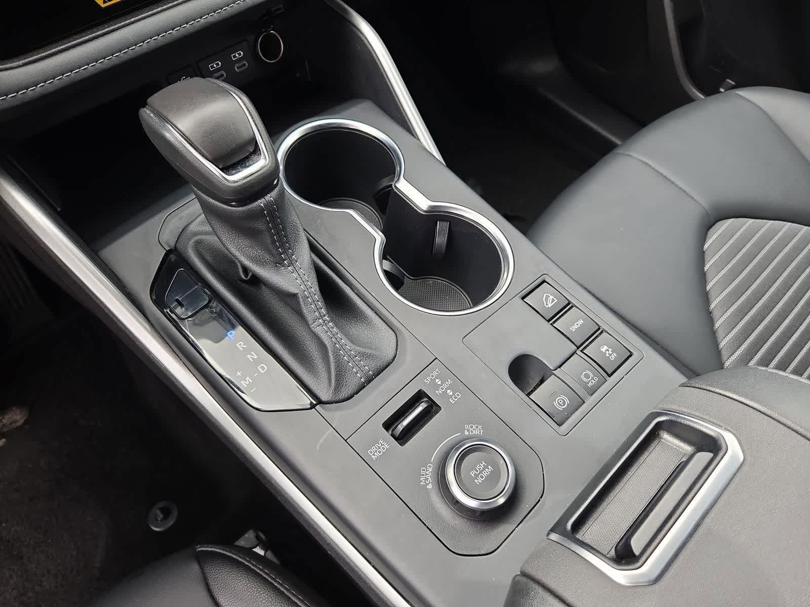 Thumbnail: 2025 Toyota Highlander - 31