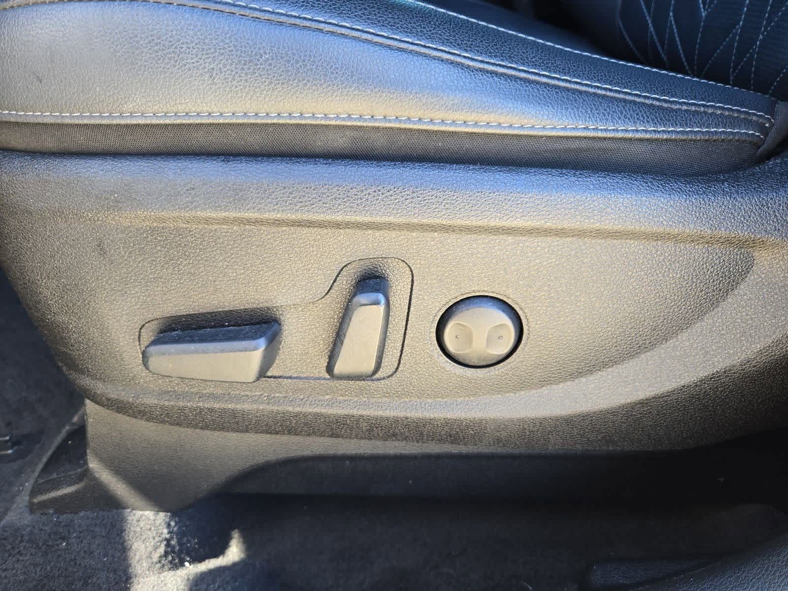 Thumbnail: 2023 Kia Telluride - 16