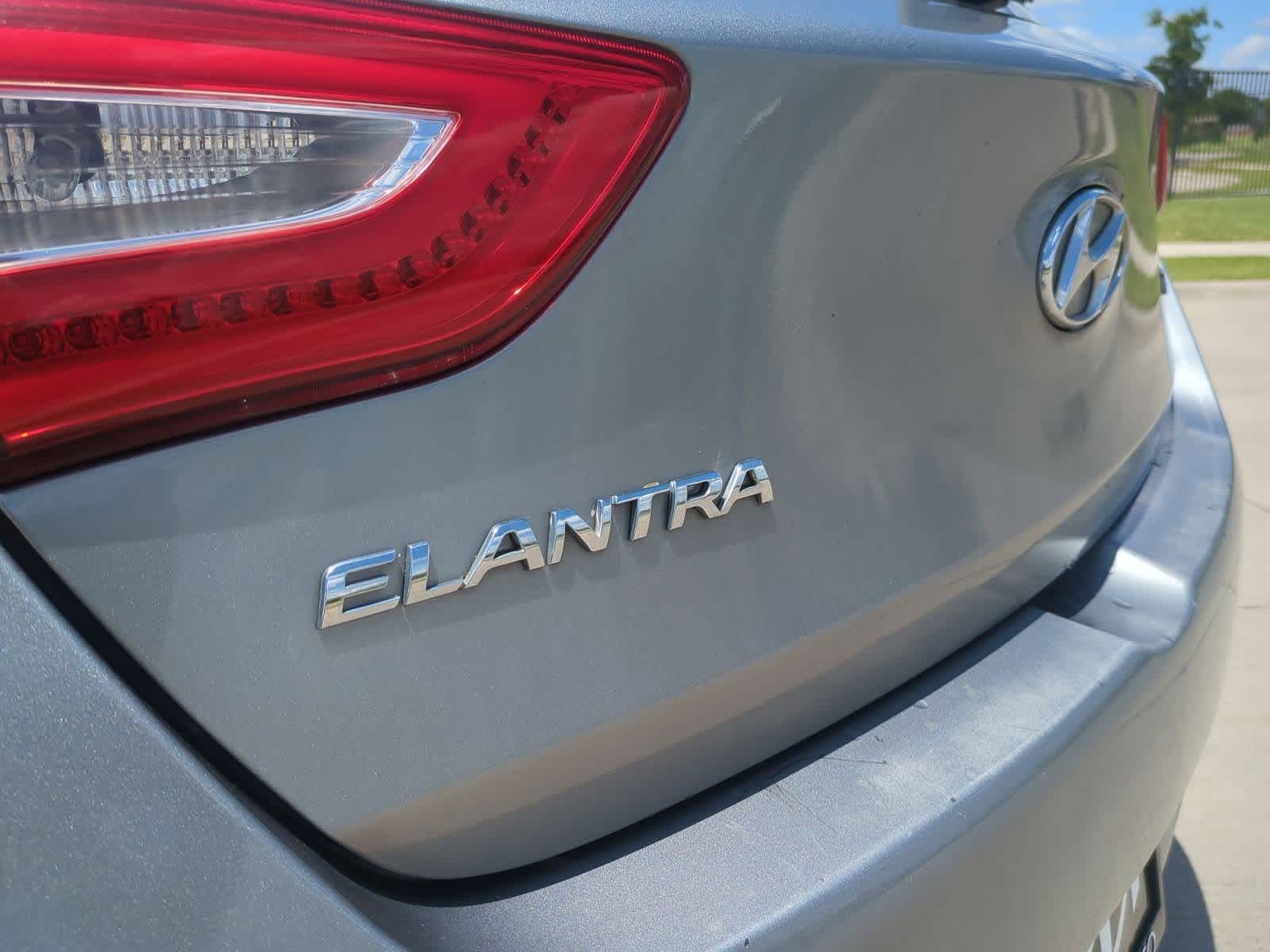 Thumbnail: 2014 Hyundai Elantra - 12