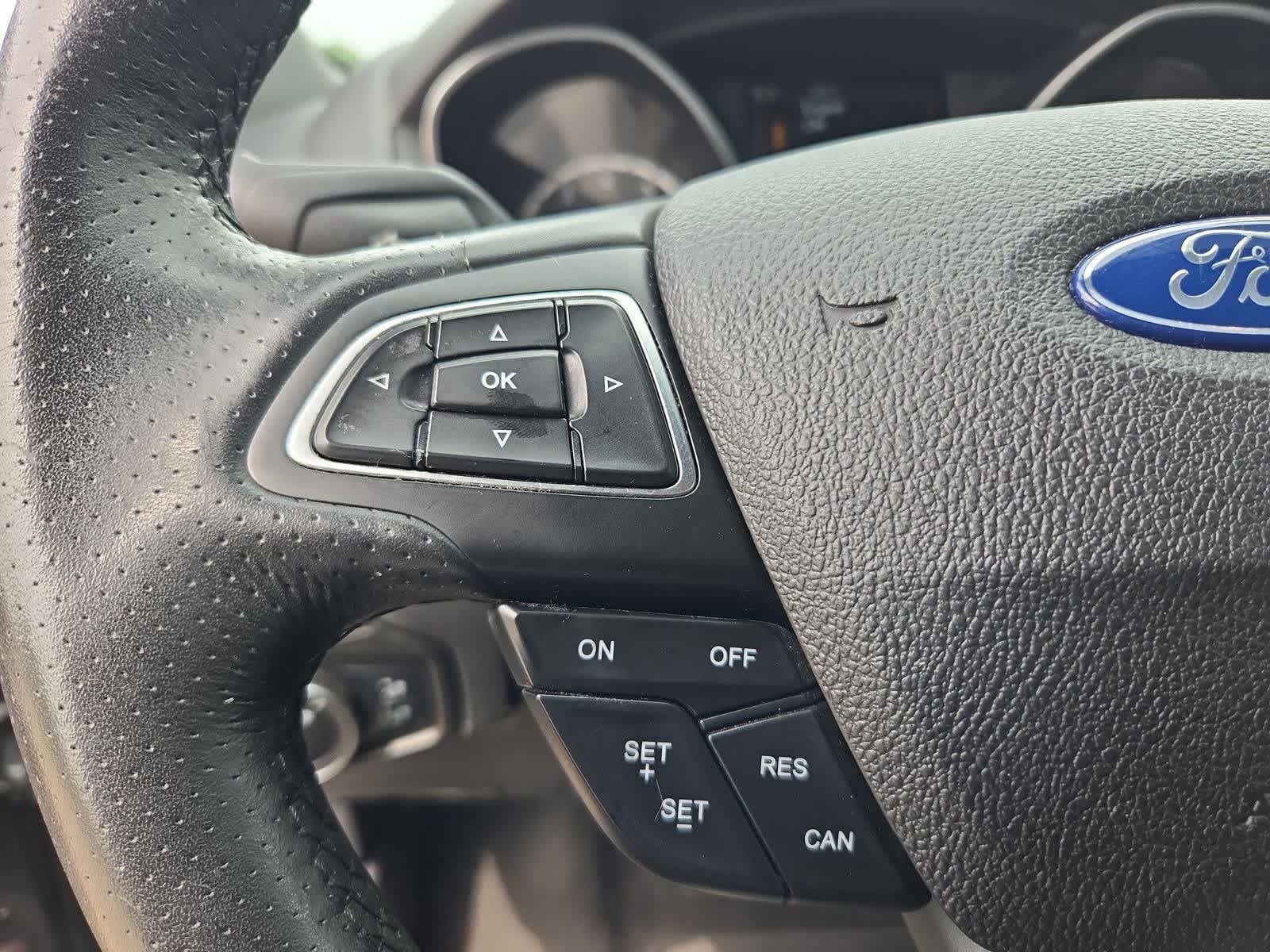 Thumbnail: 2015 Ford Focus - 21