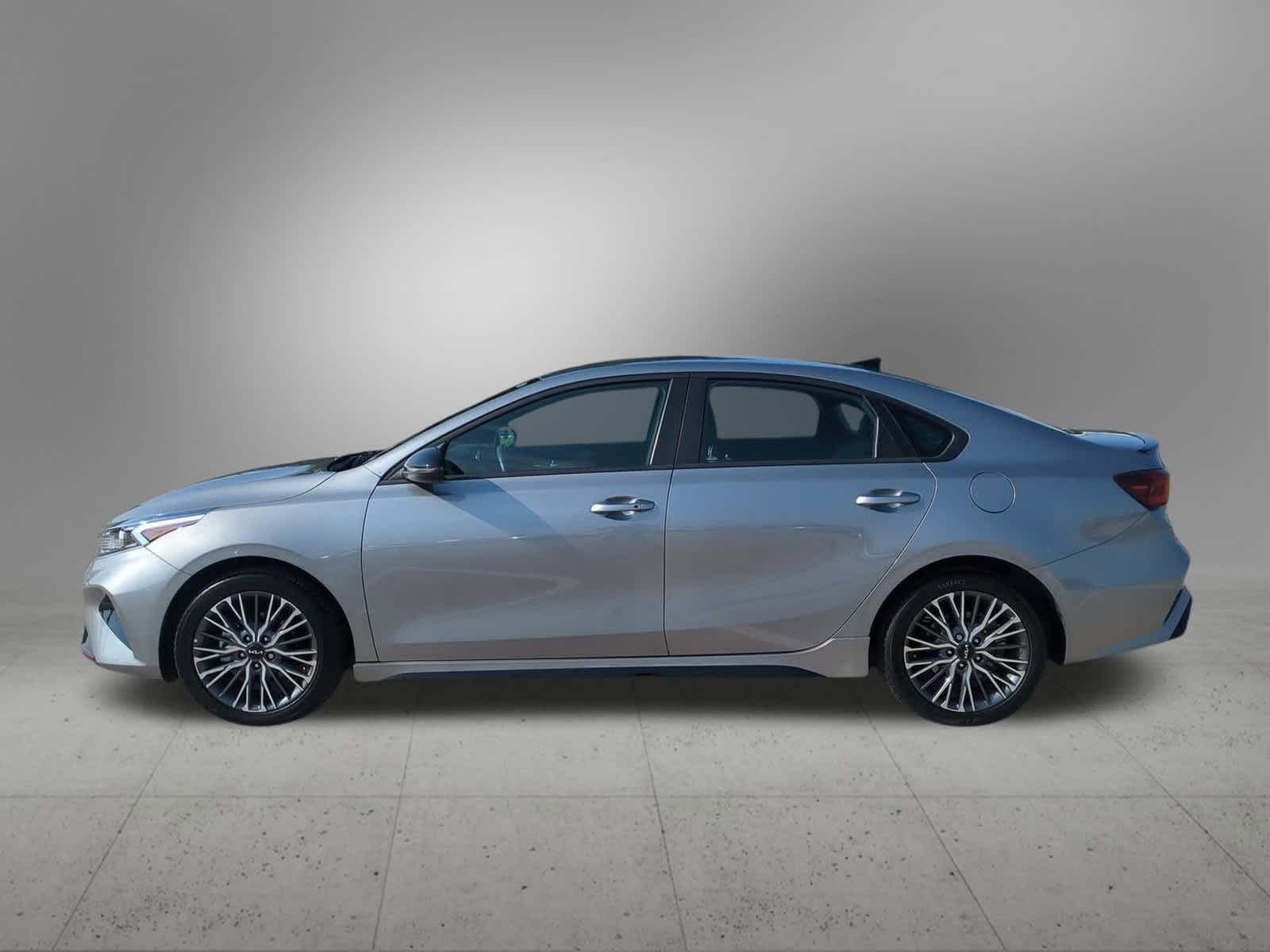 2024 Kia Forte GT-Line photo 3