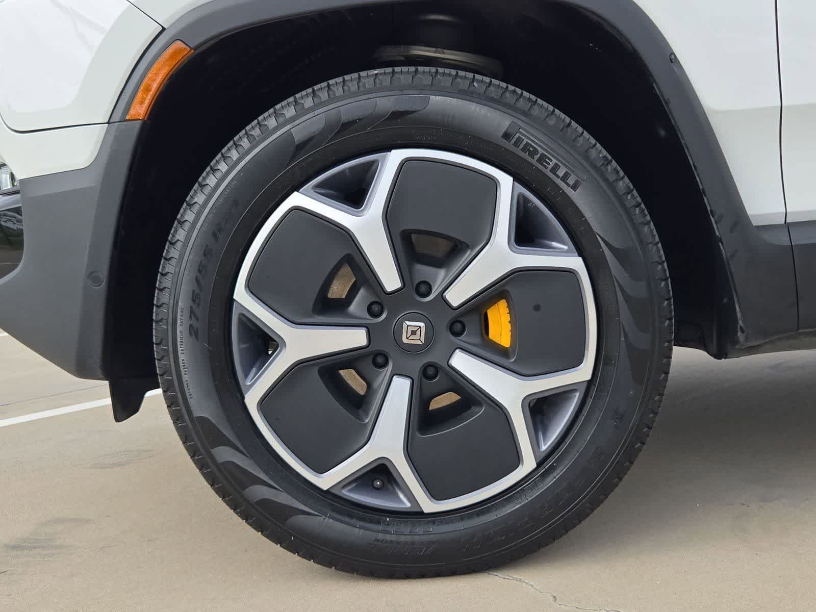 Thumbnail: 2023 Rivian R1S - 12