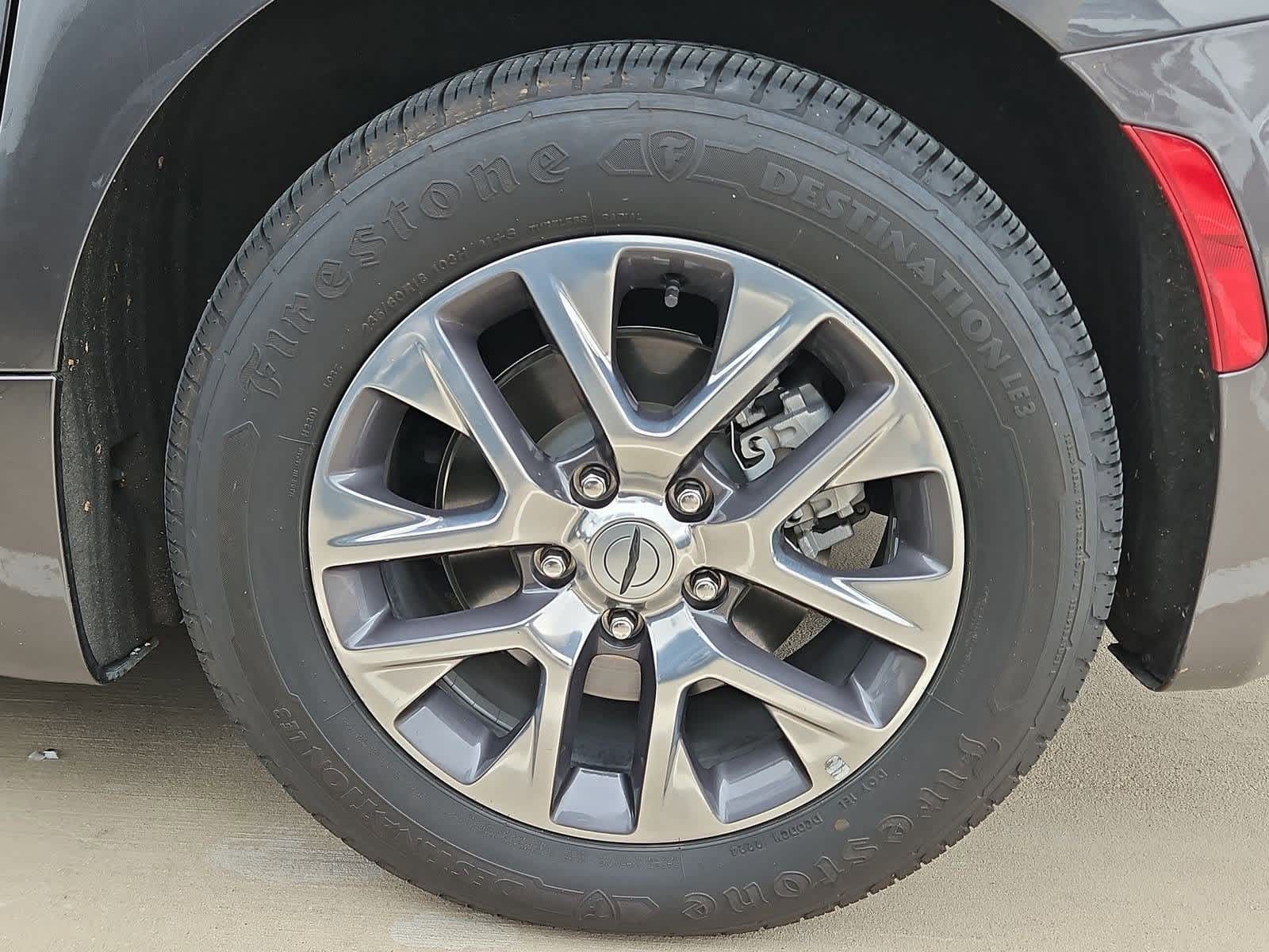 Thumbnail: 2022 Chrysler Pacifica - 13