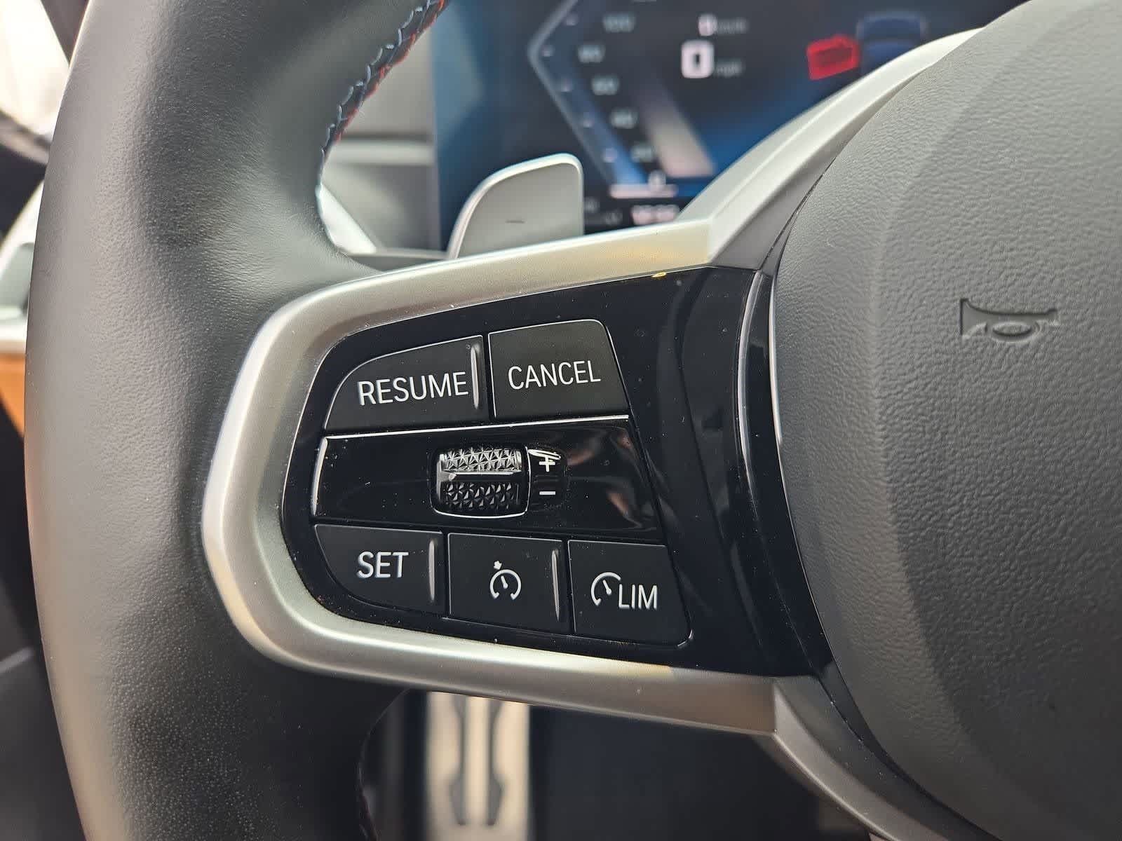 Thumbnail: 2025 BMW 3 Series - 23