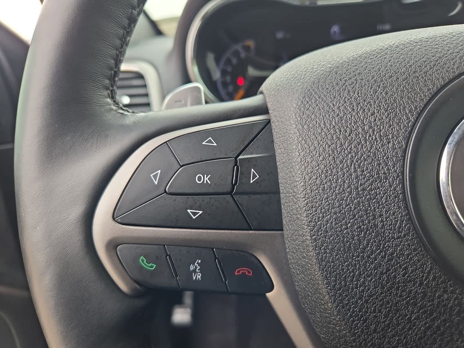 Thumbnail: 2017 Jeep Grand Cherokee - 23